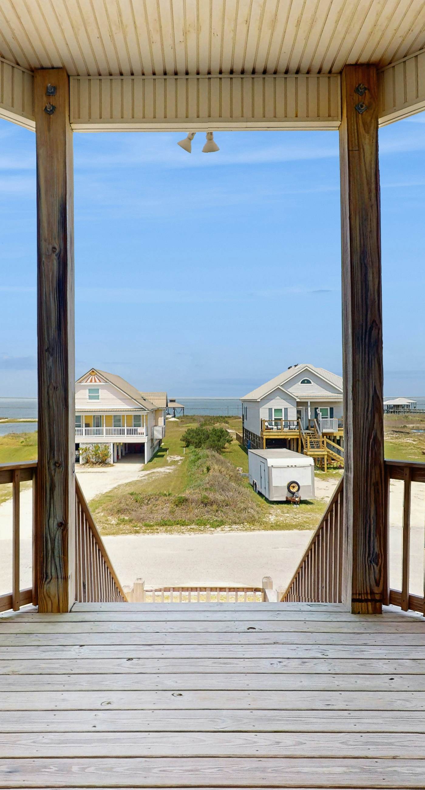 Stunning home with direct ocean views, private hot tub & grill - dogs welcome