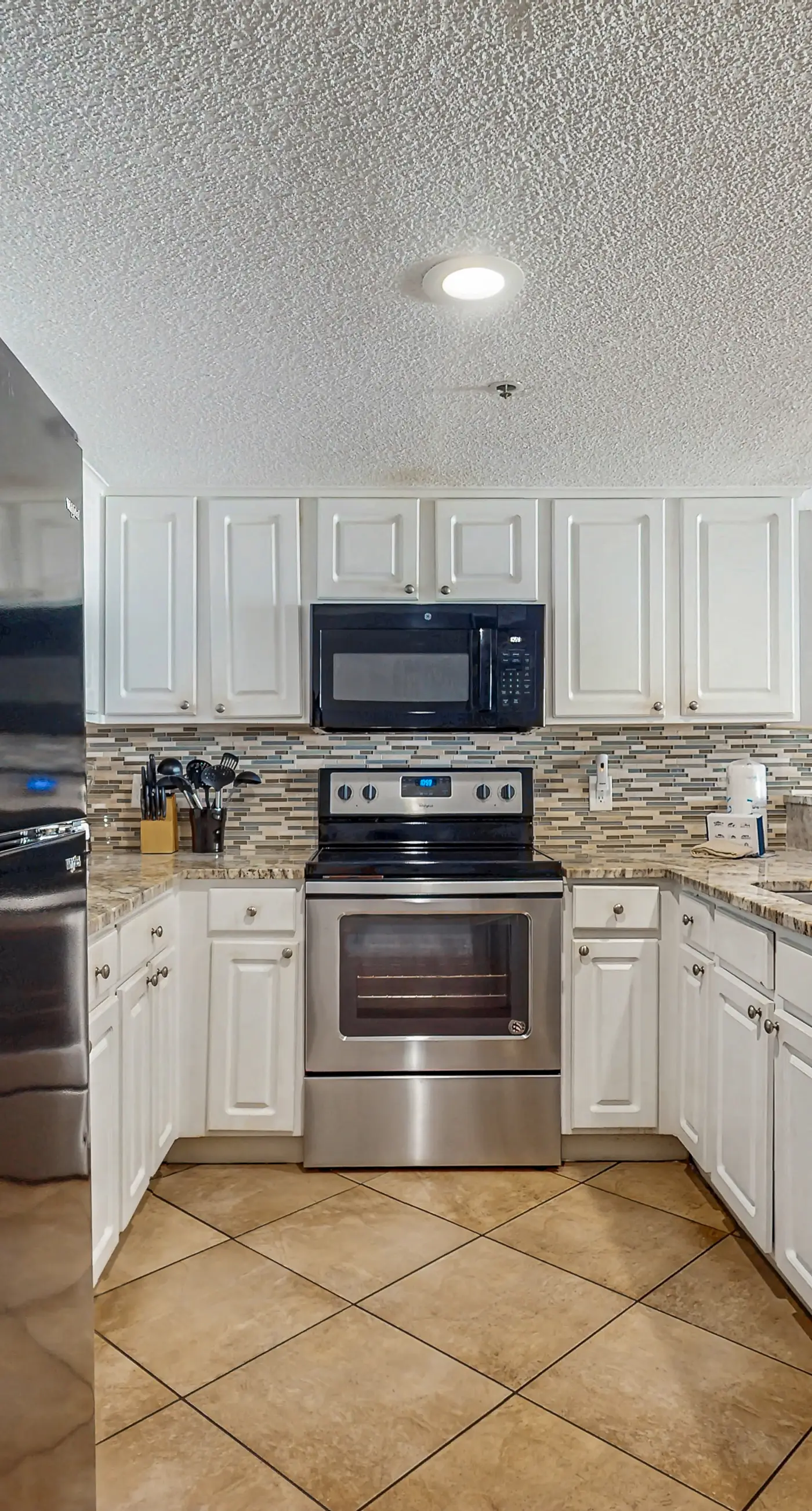 Updated, Gulf front condo with beautiful views, shared pool, sauna, and hot tub