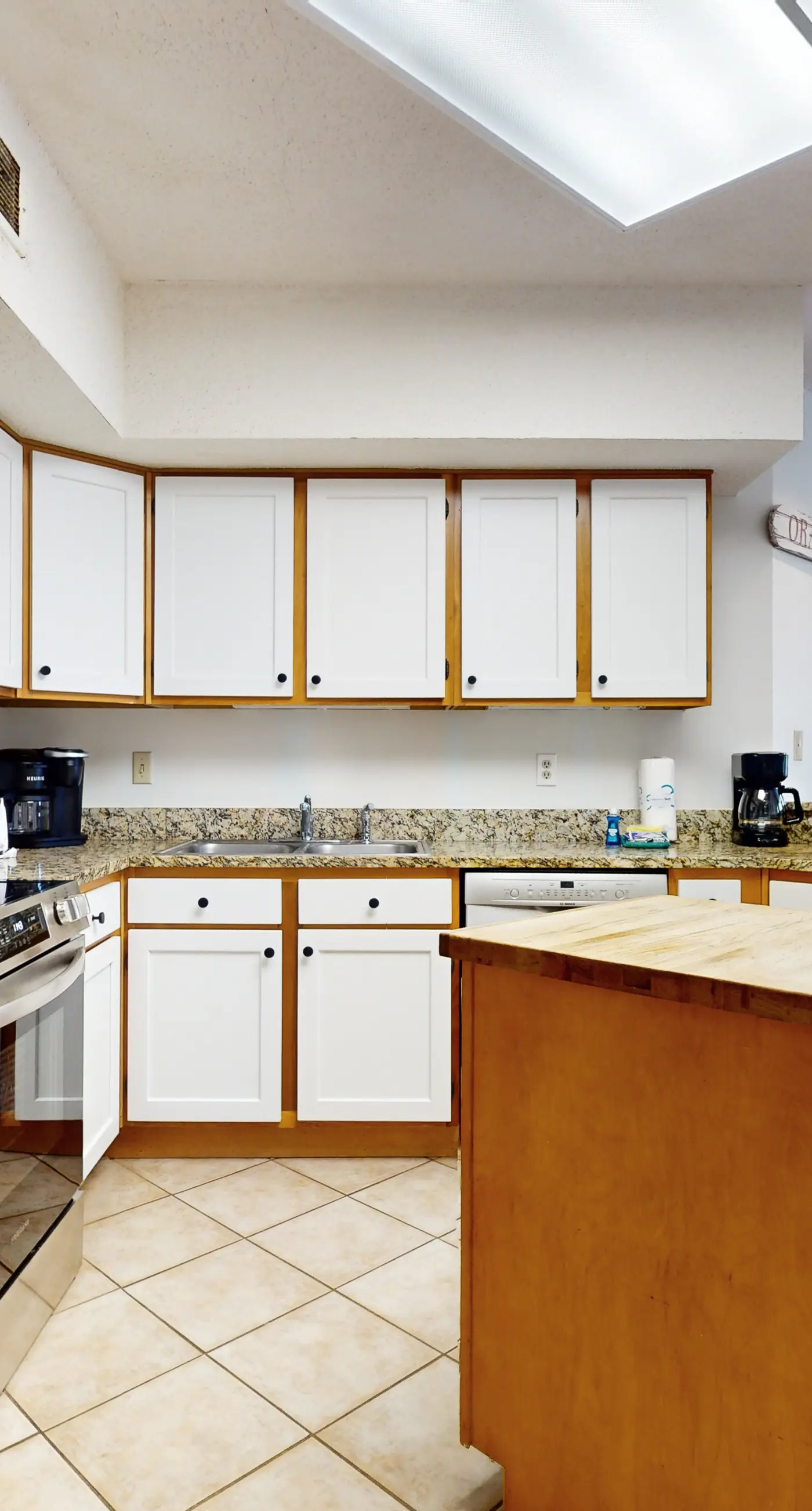 Gulf-Front Beach Condo w/Balcony, Shared Pool, Hot Tub, A/C, Views, & Gym