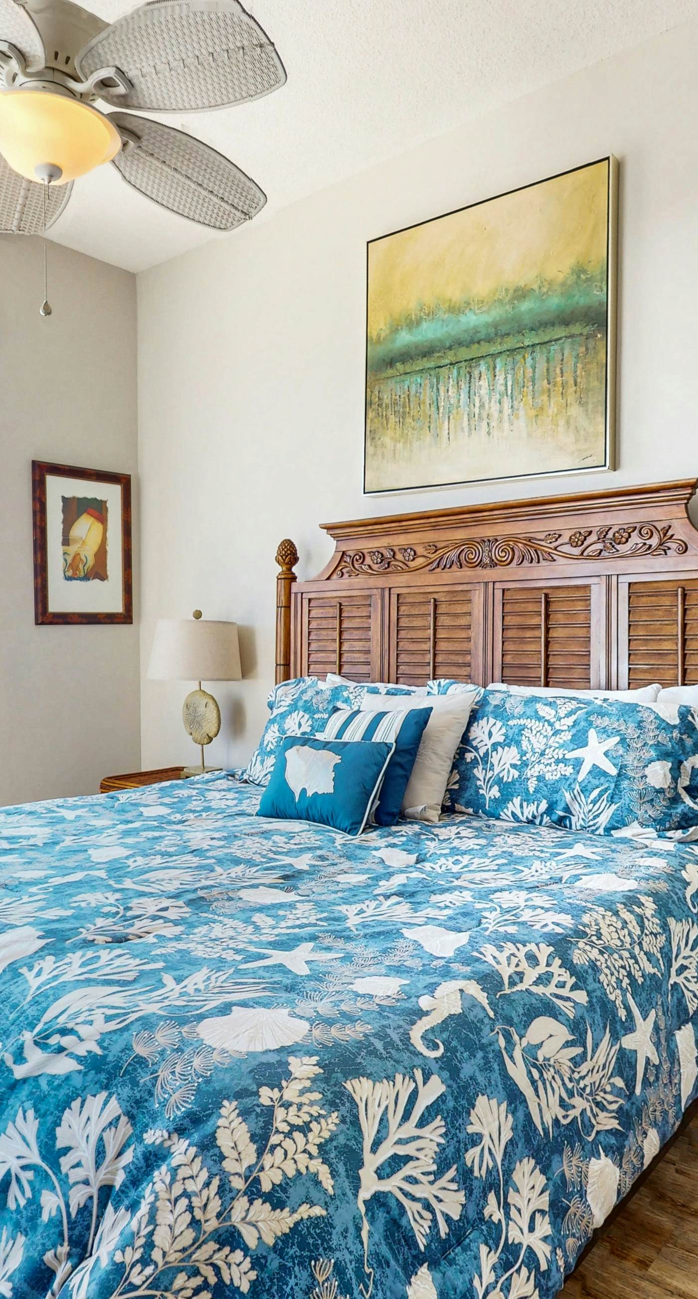 Beachfront condo with stunning views, pool, WiFi, and washer/dryer