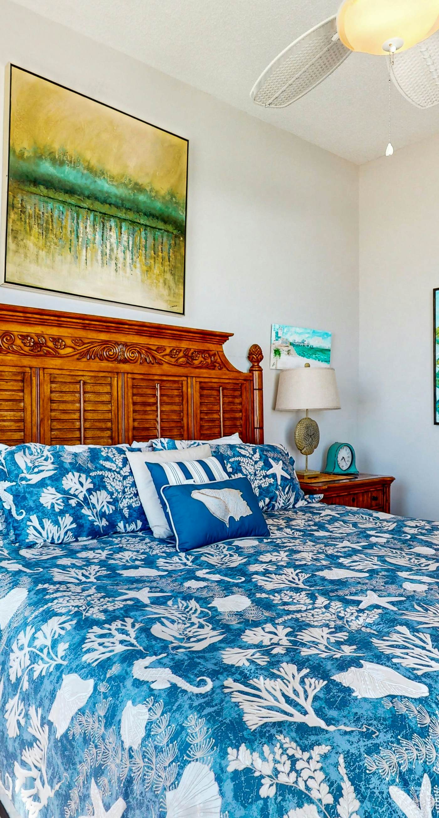 Beachfront condo with stunning views, pool, WiFi, and washer/dryer