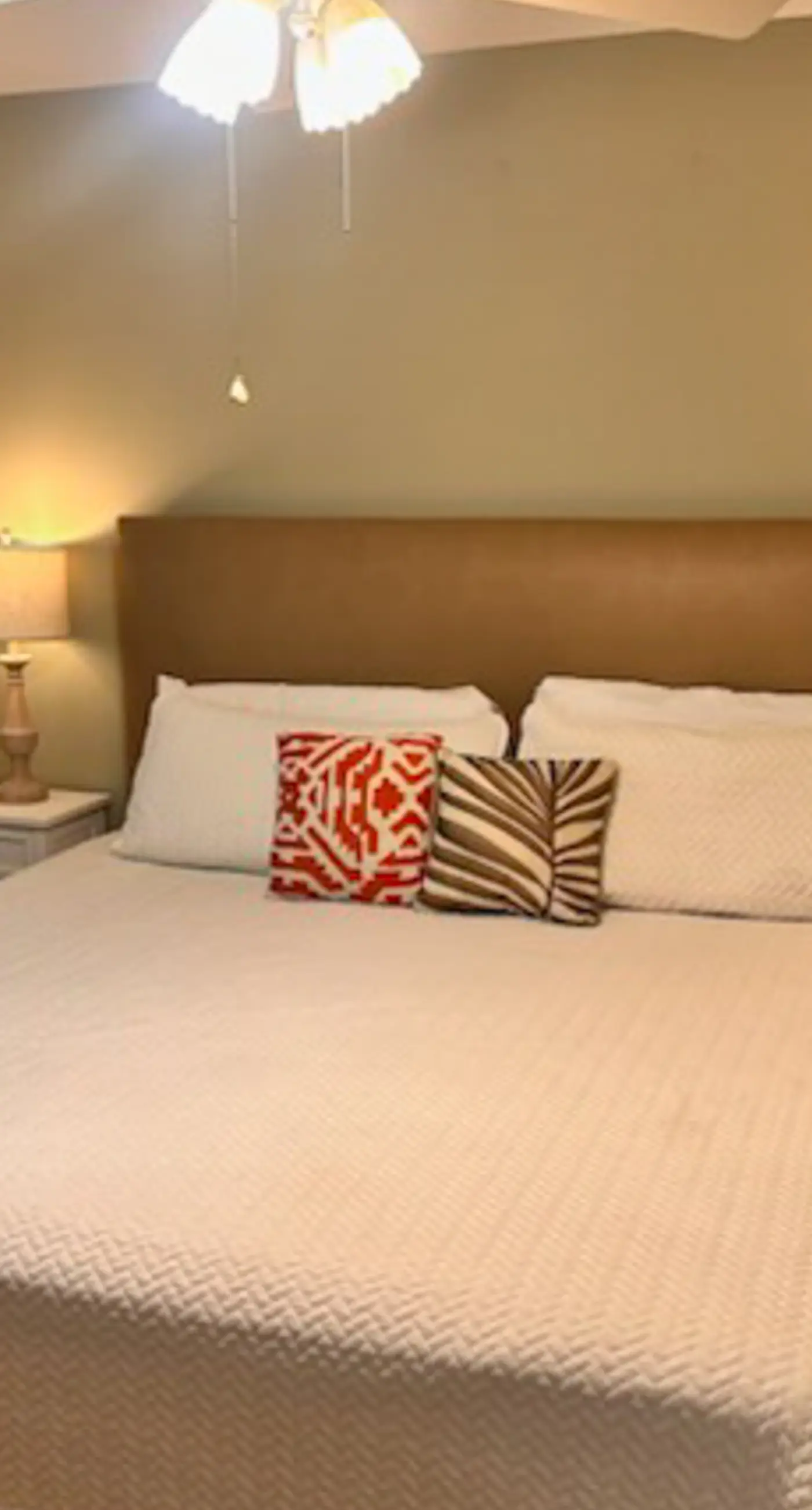 Beachfront condo with pool, private balcony, & washer and dryer!