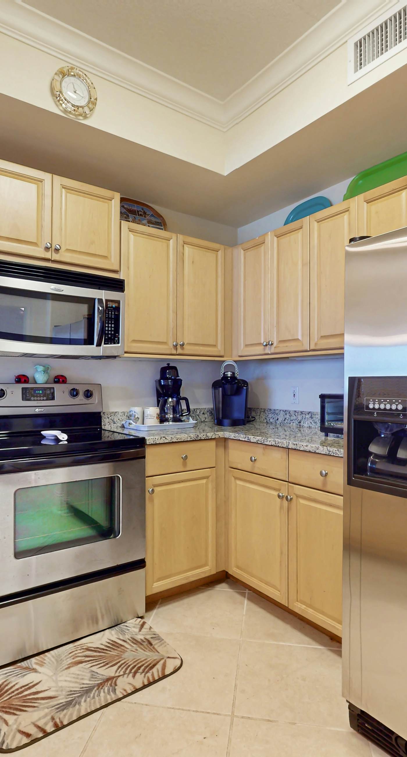 Beachfront condo with pool, private balcony, and washer and dryer