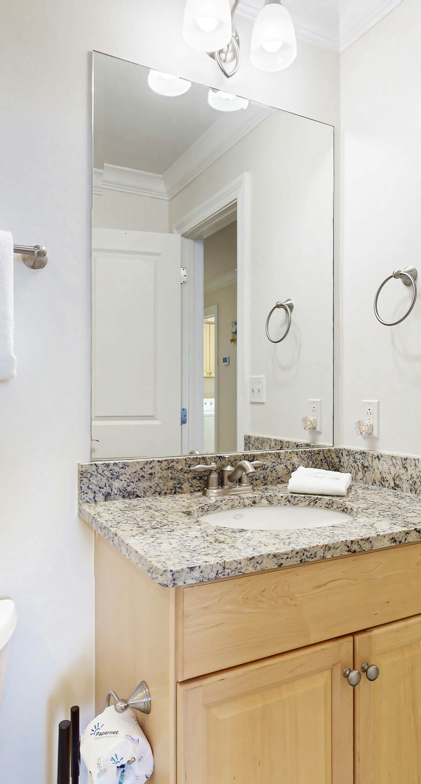 Beachfront condo with pool, private balcony, and washer and dryer