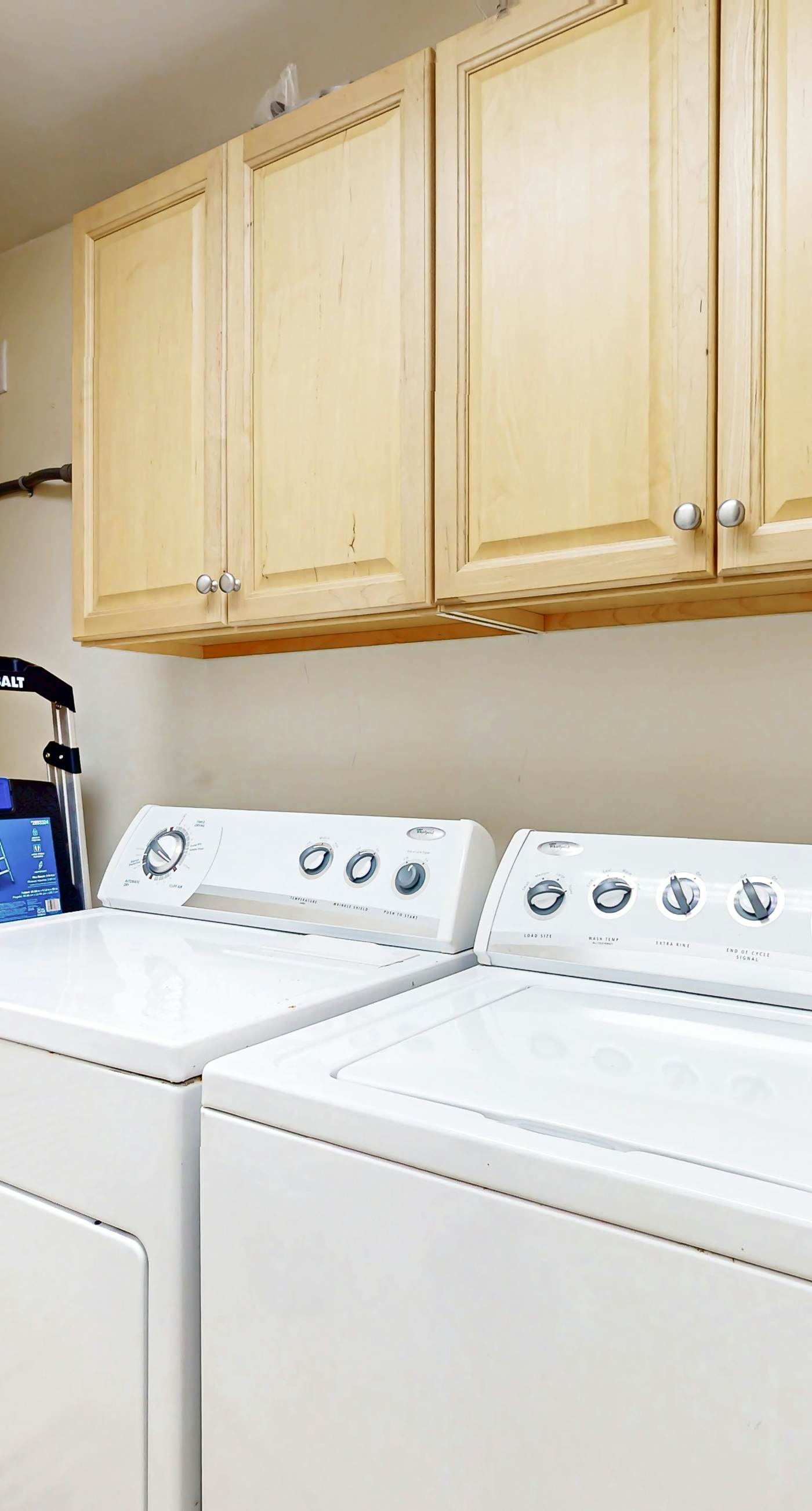 Beachfront condo with pool, private balcony, and washer and dryer