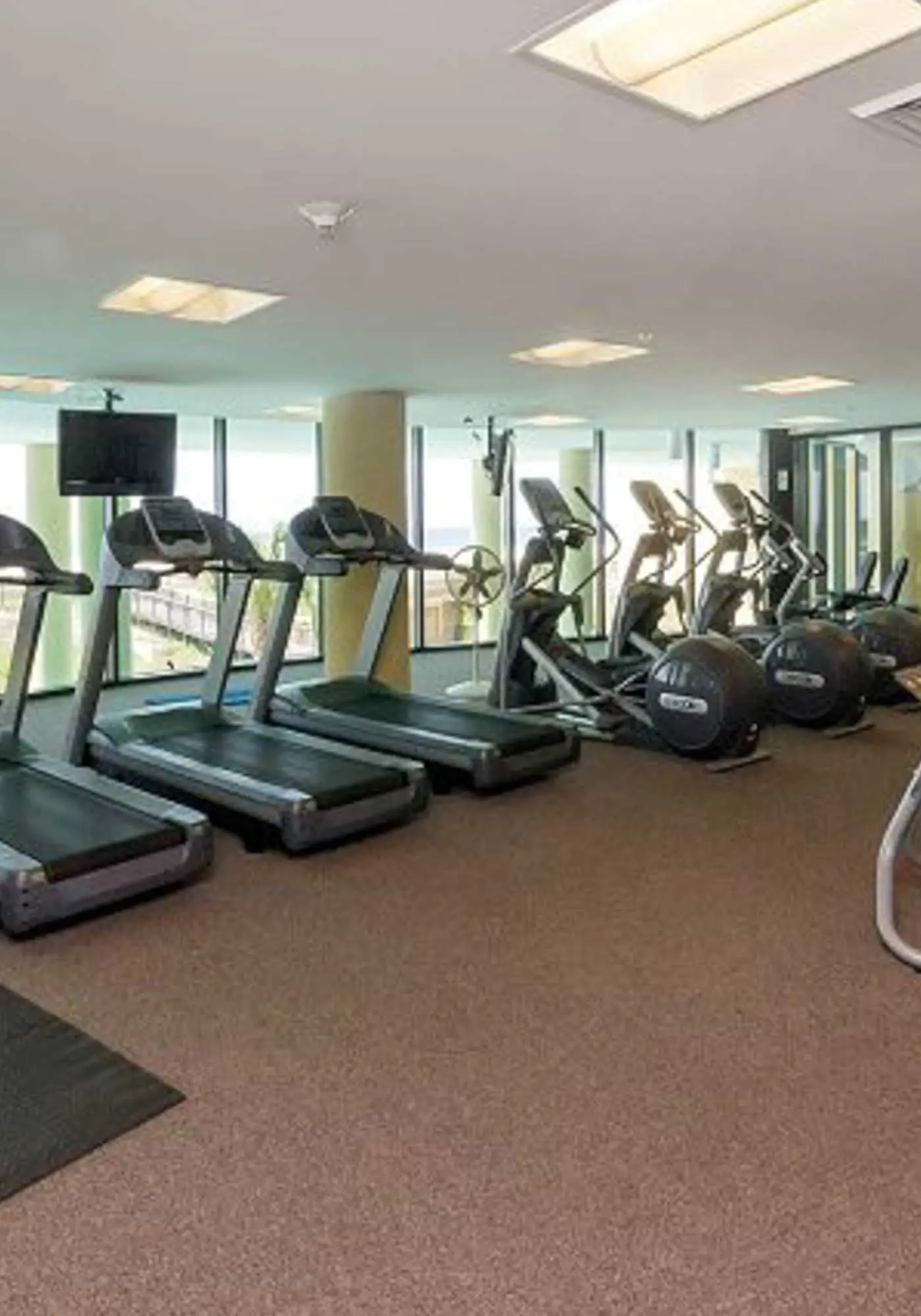 Beachfront condo with pool, private balcony, and washer and dryer