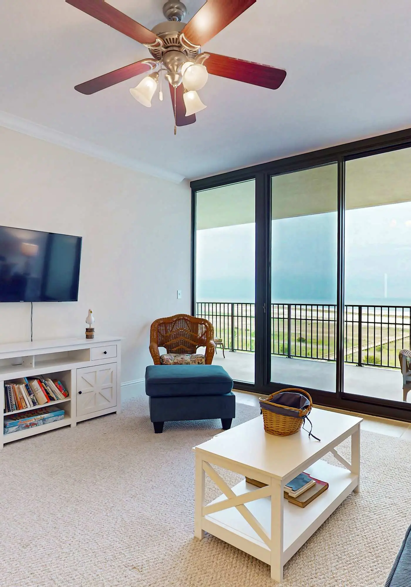 Beachfront condo with pool, private balcony, and washer and dryer