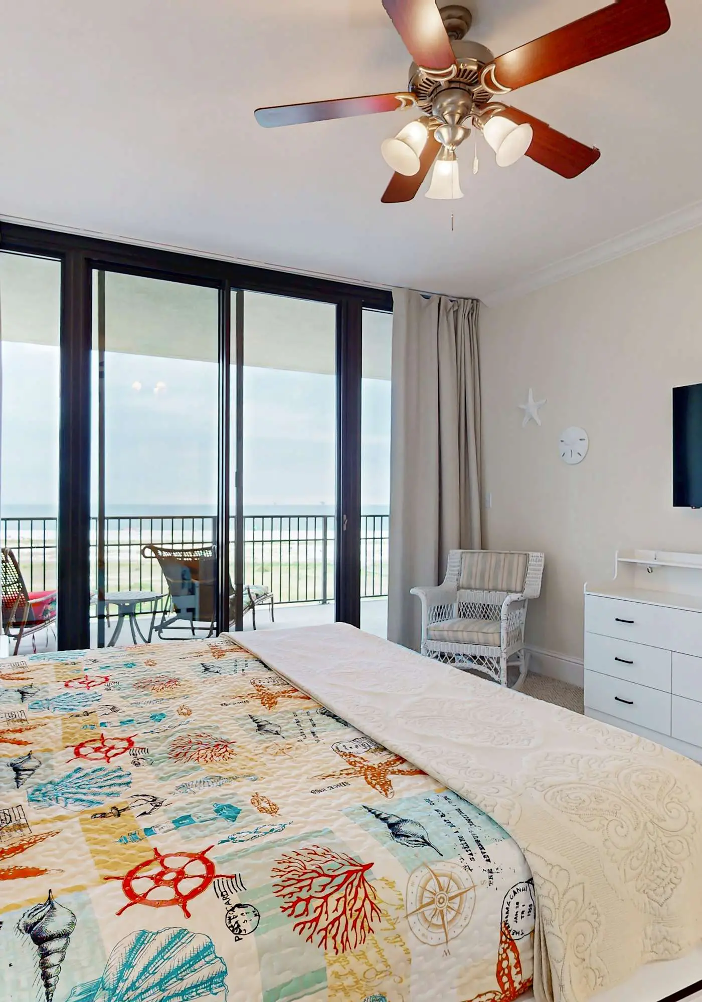 Beachfront condo with pool, private balcony, and washer and dryer
