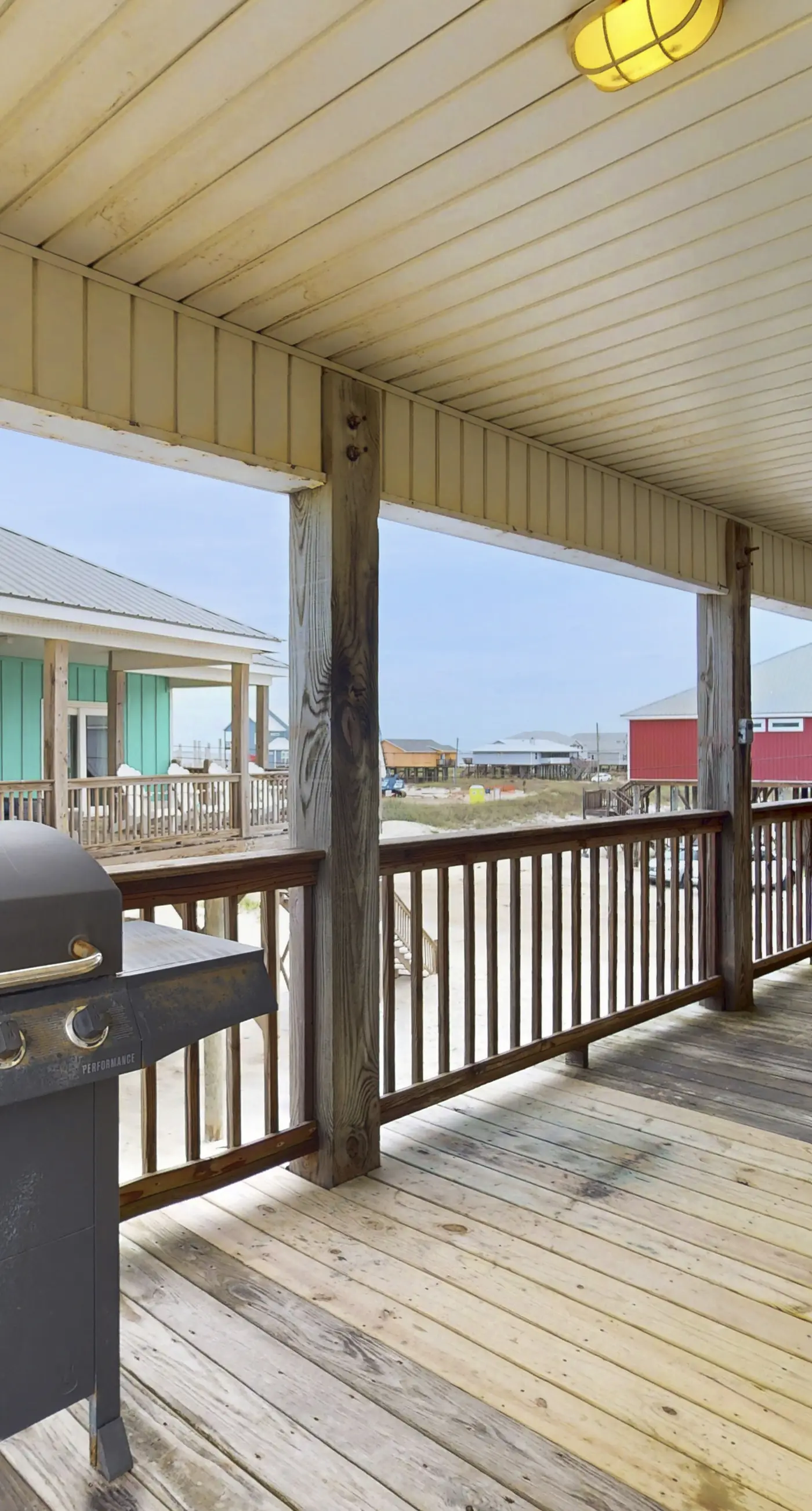 Beach Front house with breathtaking views, free WiFi, full kitchen