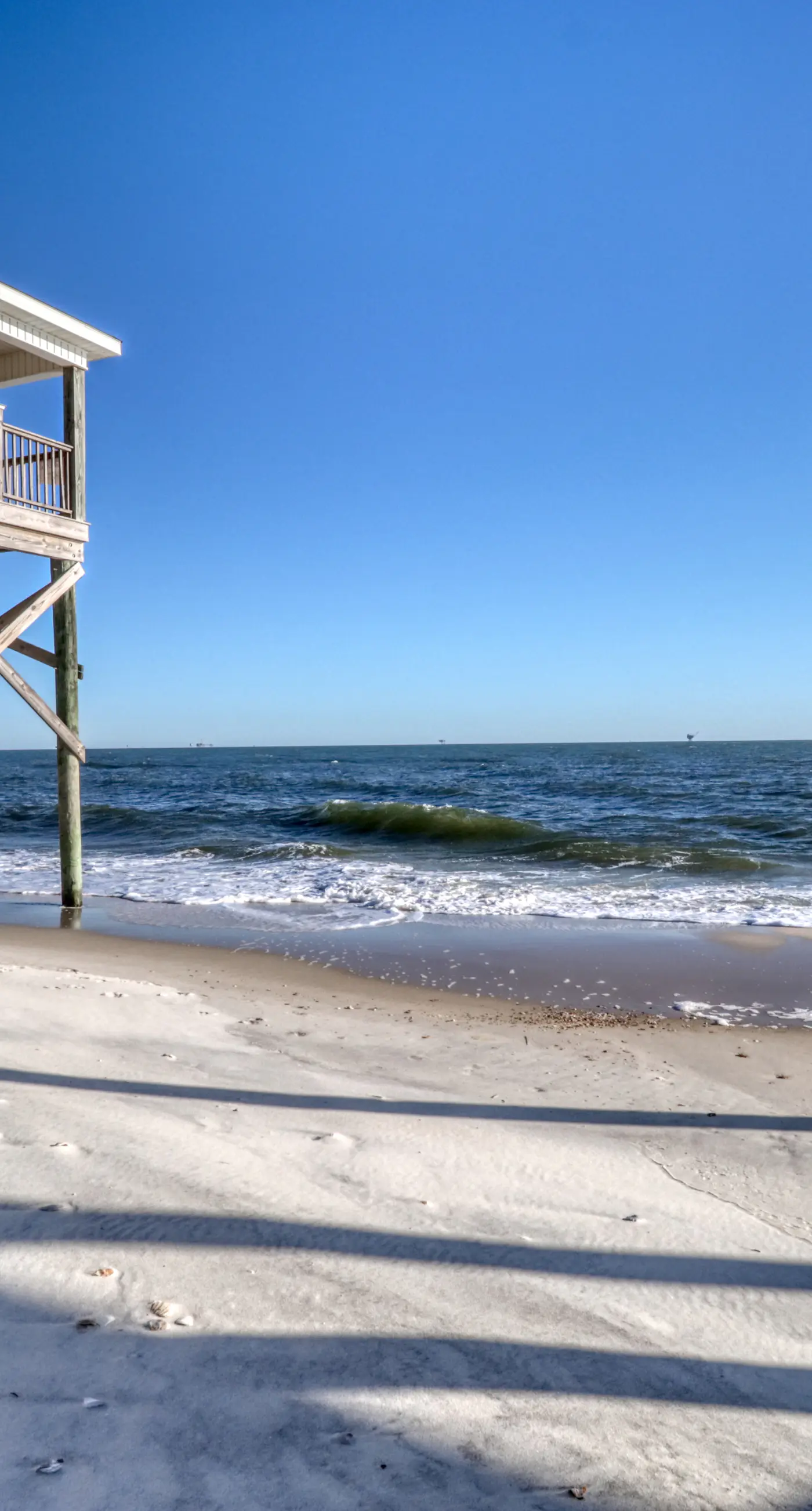 Beach Front house with breathtaking views, free WiFi, full kitchen