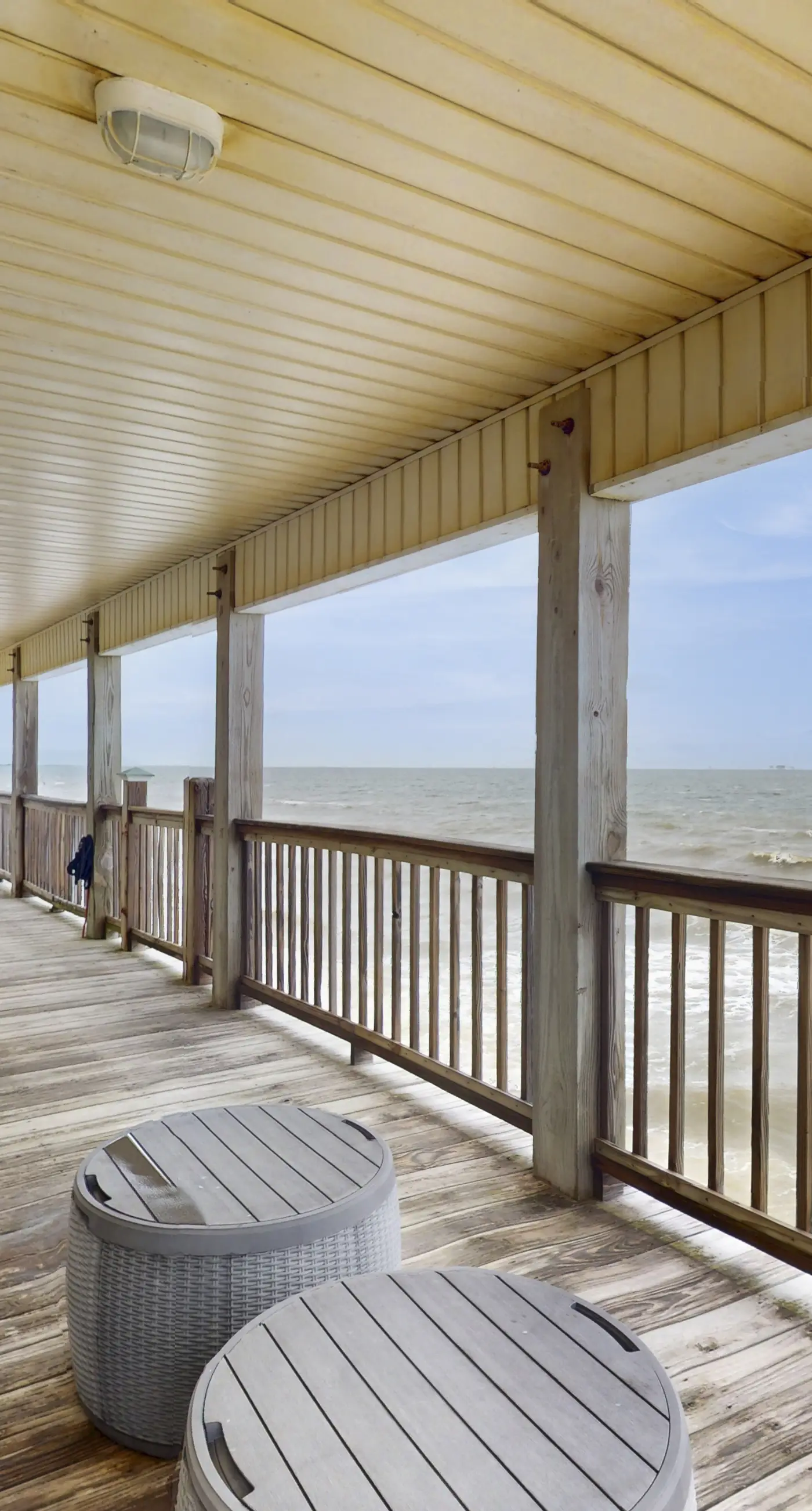 Beach Front house with breathtaking views, free WiFi, full kitchen