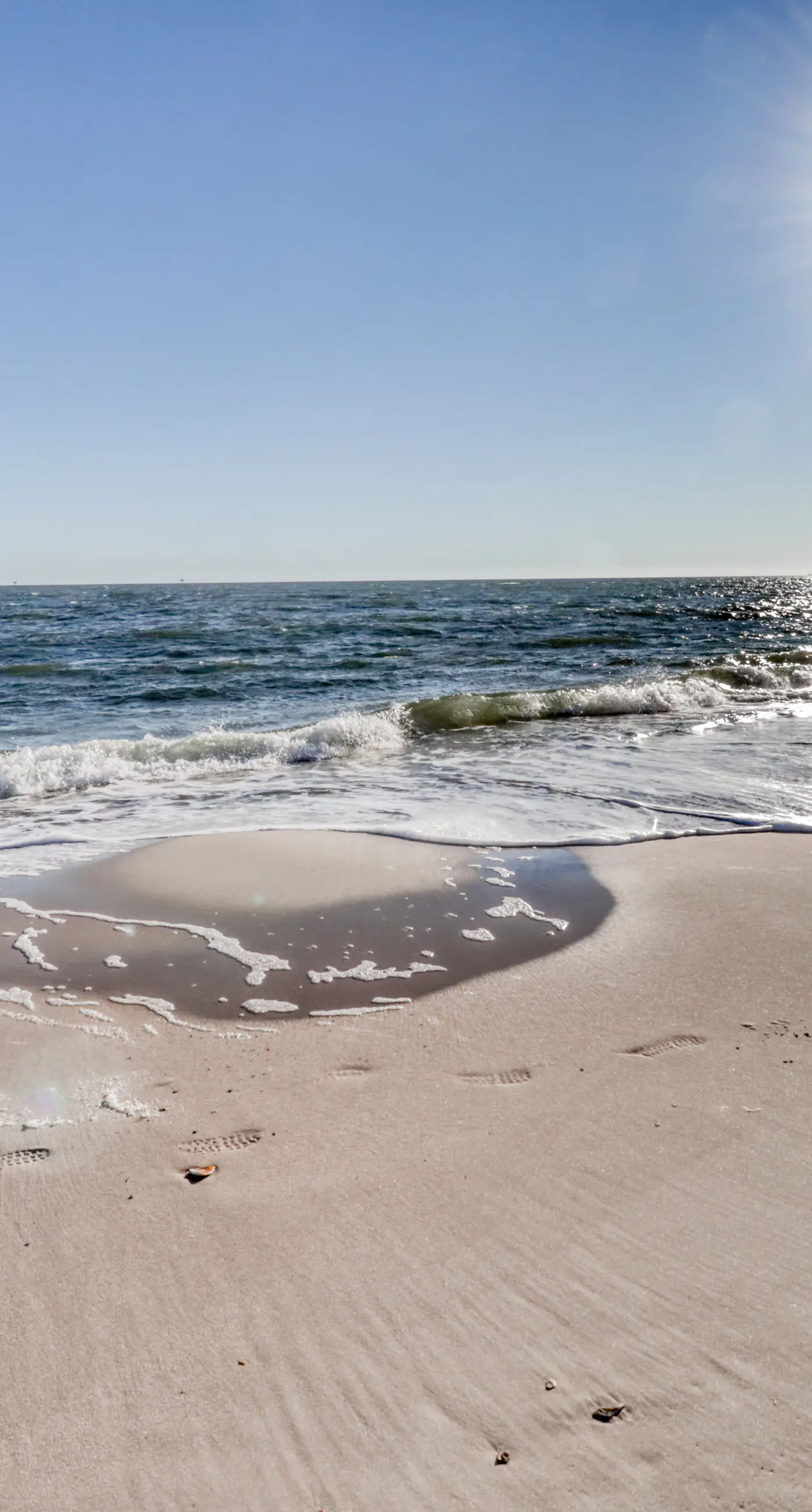 Beach Front house with breathtaking views, free WiFi, full kitchen