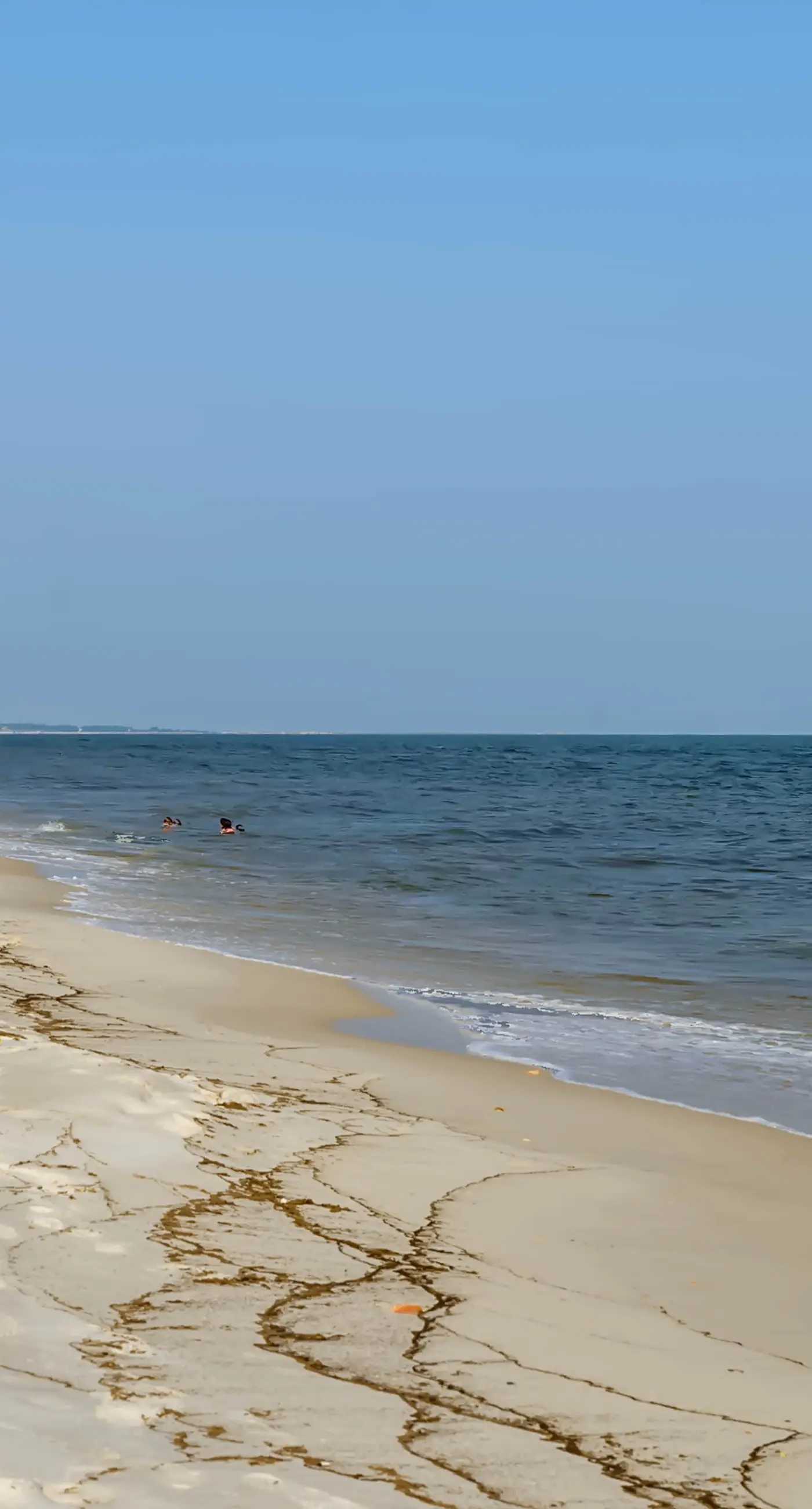 Beach Front house with breathtaking views, free WiFi, full kitchen