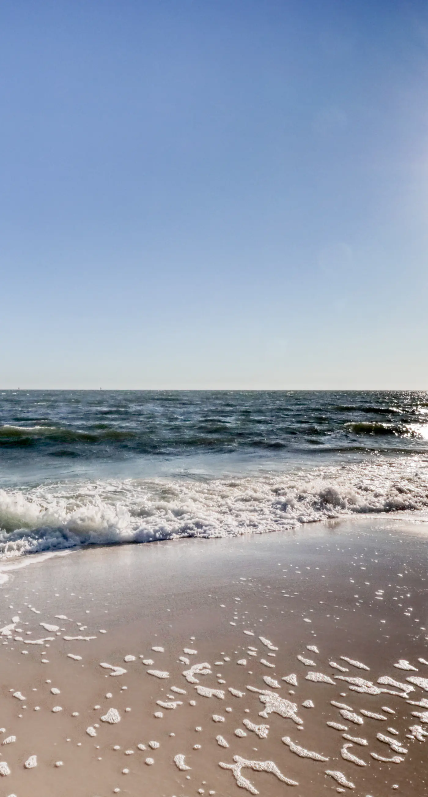 Beach Front house with breathtaking views, free WiFi, full kitchen