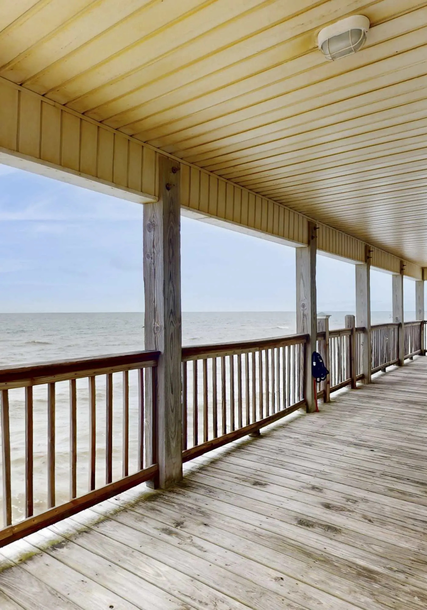 Beach Front house with breathtaking views, free WiFi, full kitchen