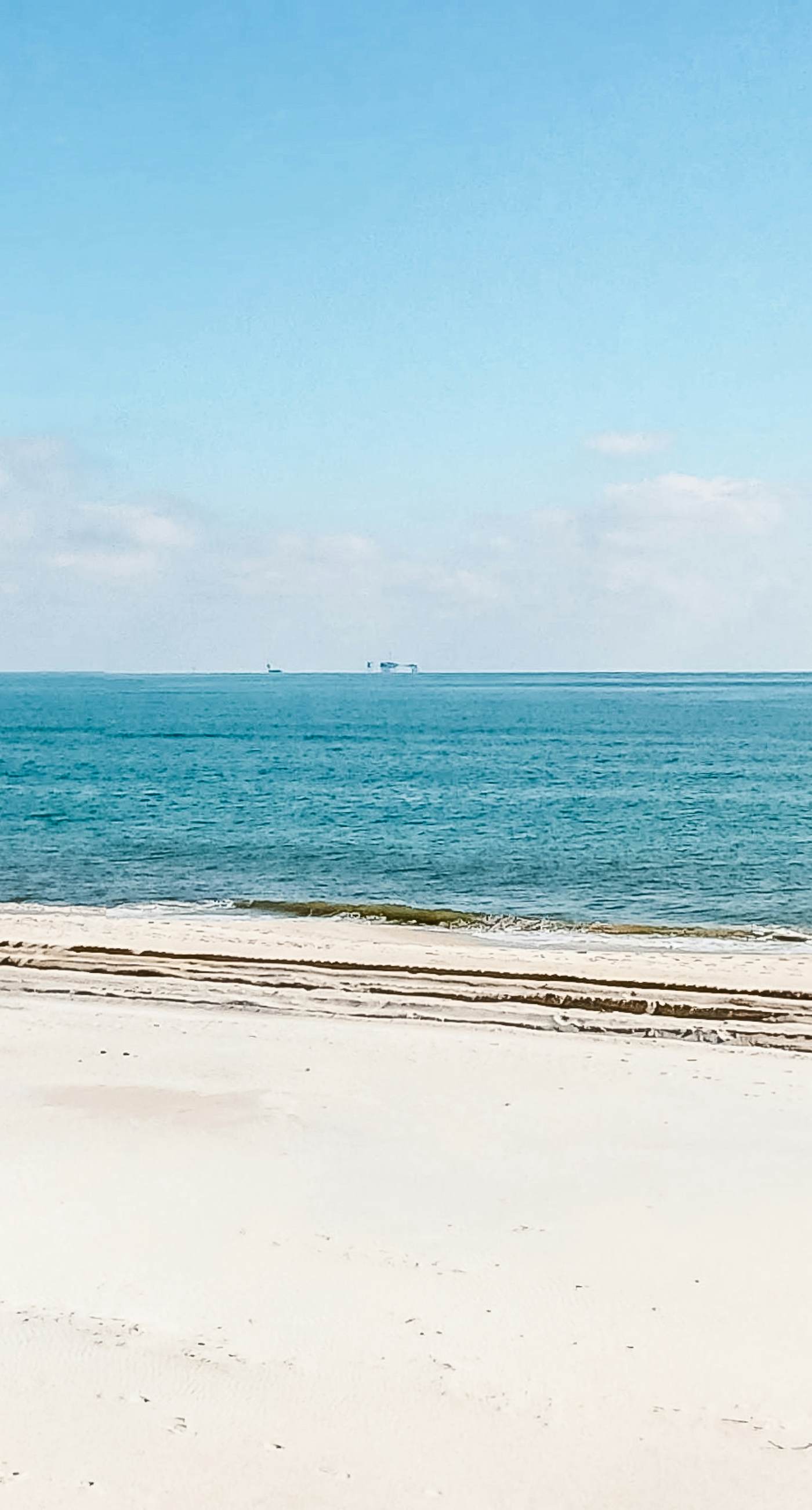 Spectacular Gulf-front home with covered porch & views - on the beach