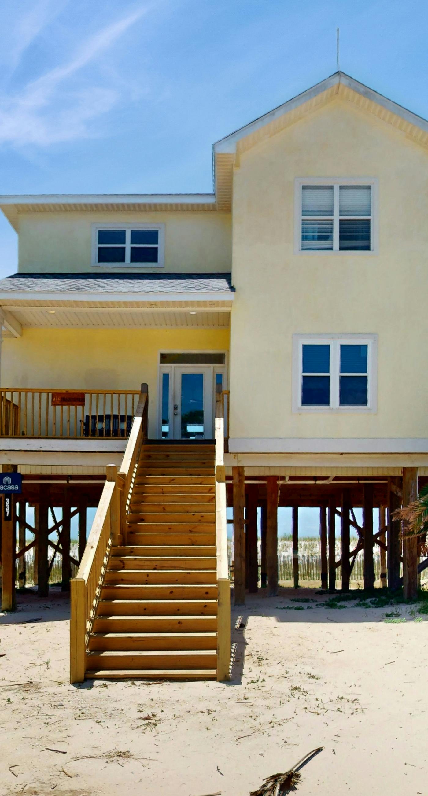 Gulf-front home in a gated community with easy access to the beach & amazing views