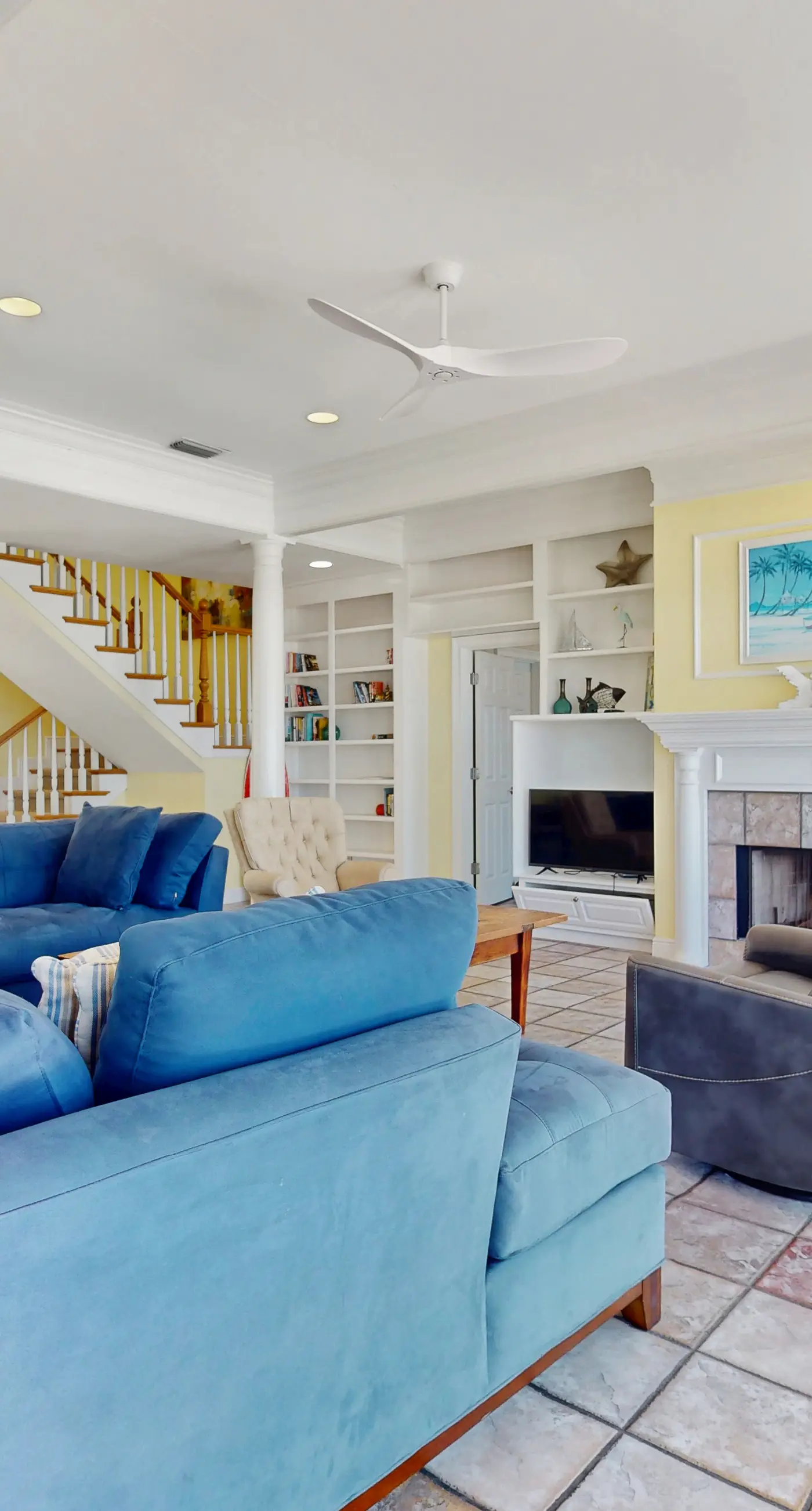 Gulf-front home in a gated community with easy access to the beach & amazing views