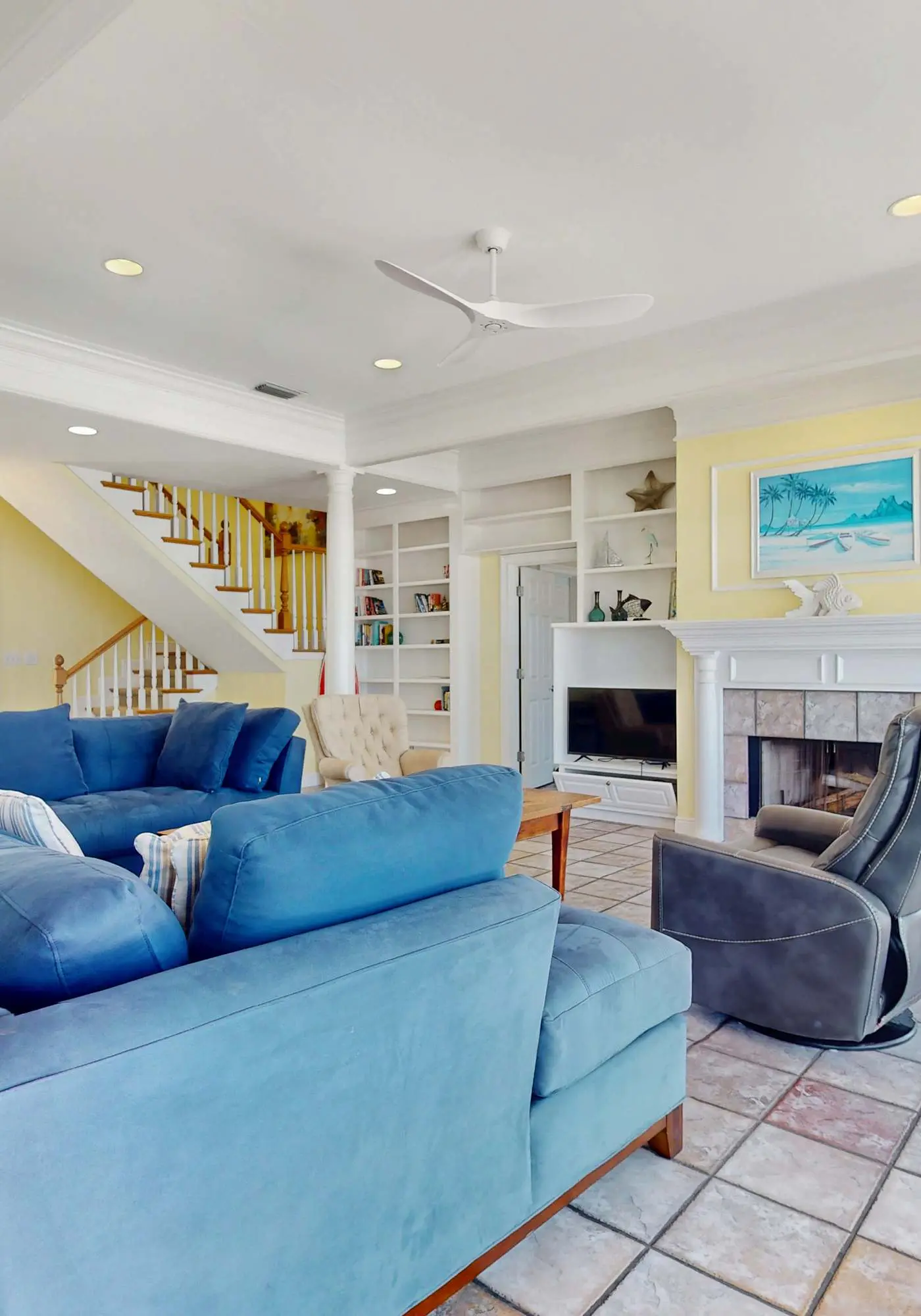 Gulf-front home in a gated community with easy access to the beach & amazing views