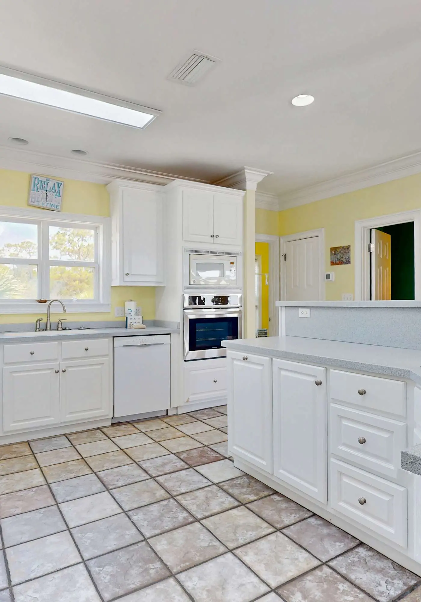 Gulf-front home in a gated community with easy access to the beach & amazing views