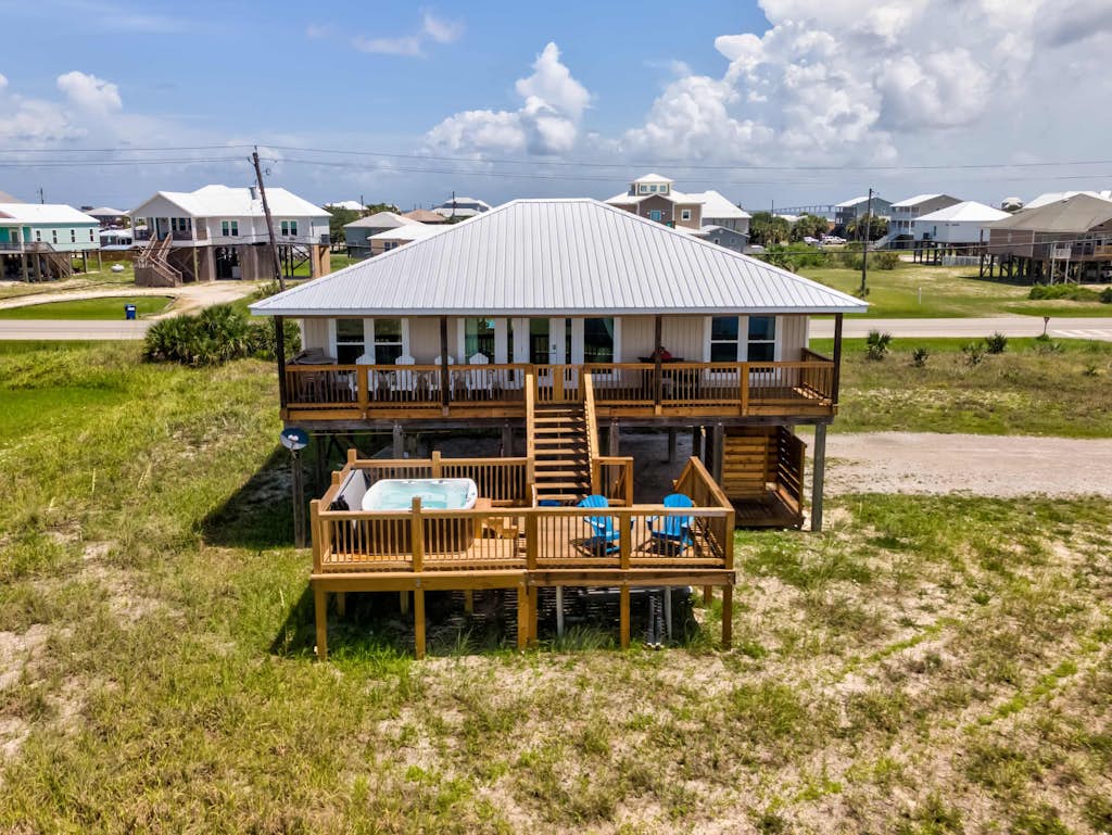 Dog-friendly seaside home with WiFi, deck, amazing views, minutes from beach