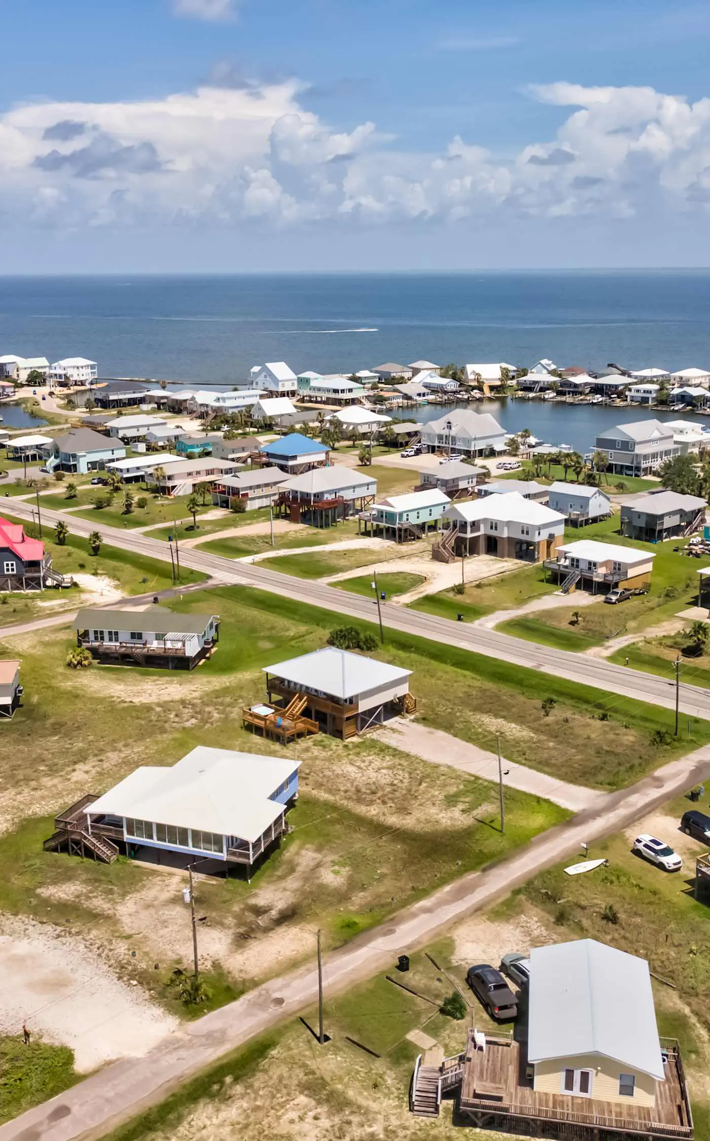 Dog-friendly seaside home with WiFi, deck, amazing views, minutes from beach