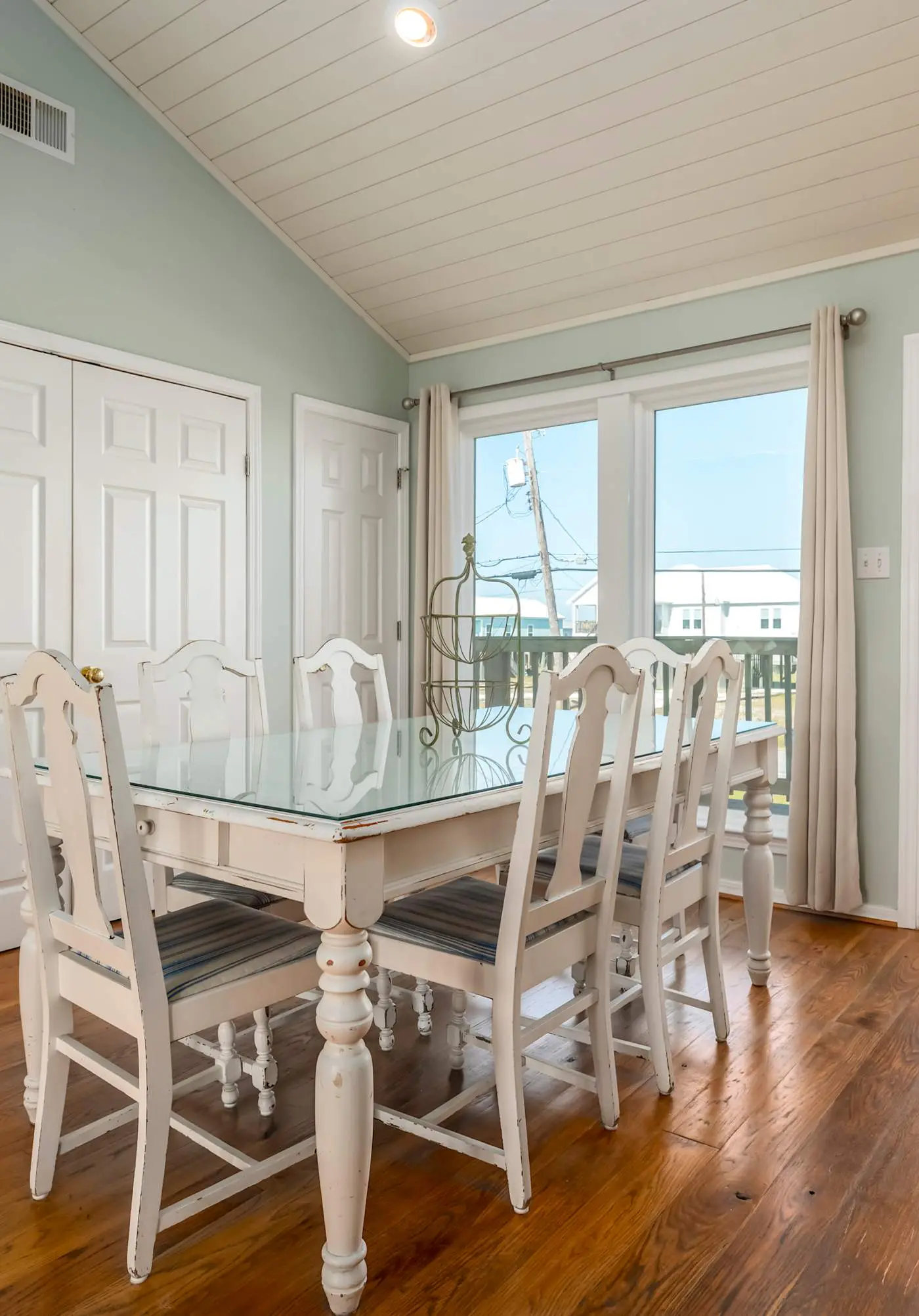 Dog-friendly seaside home with WiFi, deck, amazing views, minutes from beach