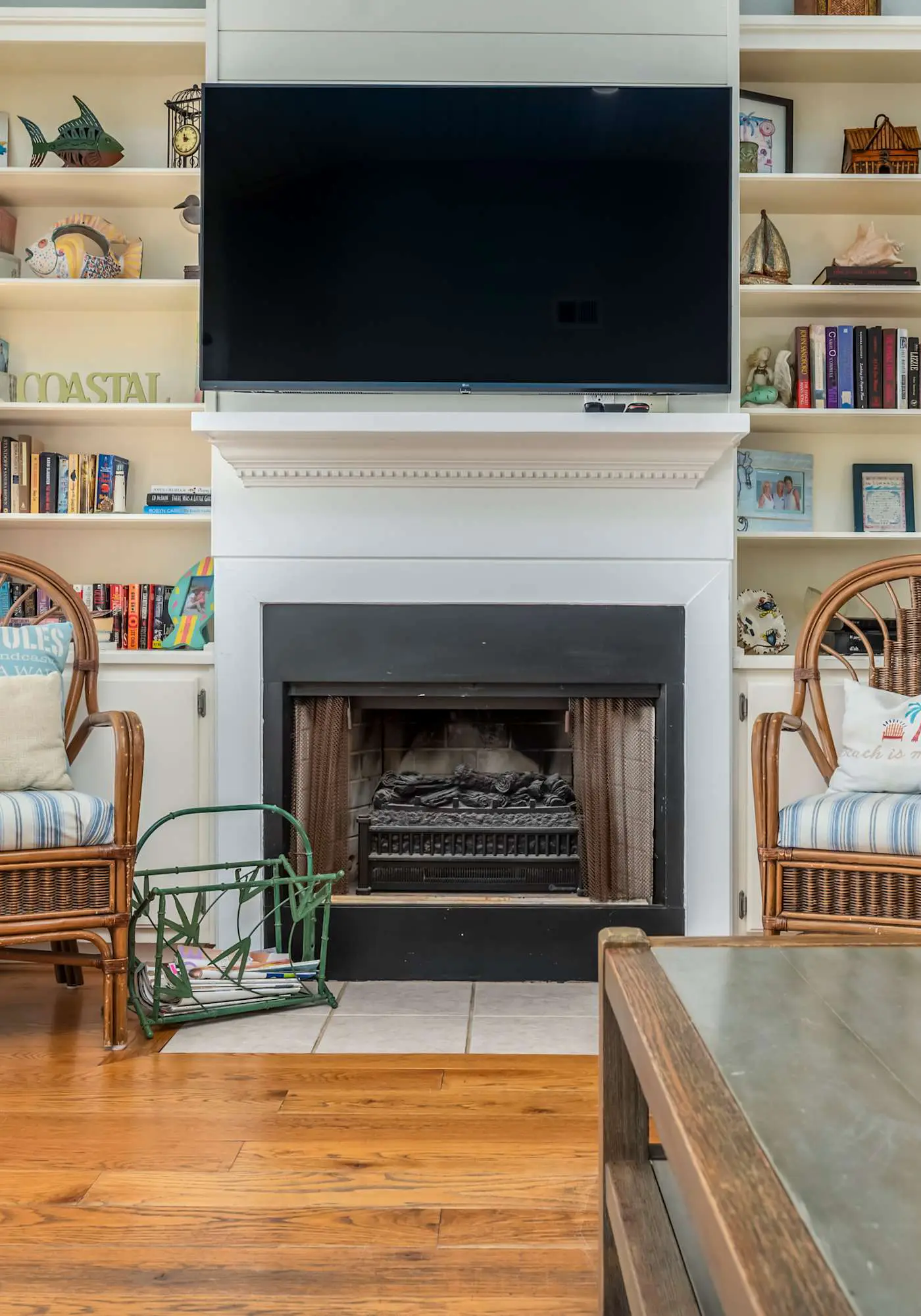 Dog-friendly seaside home with WiFi, deck, amazing views, minutes from beach