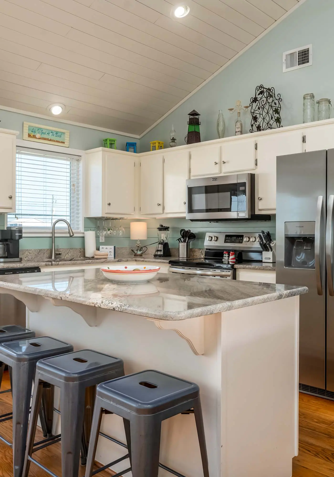 Dog-friendly seaside home with WiFi, deck, amazing views, minutes from beach