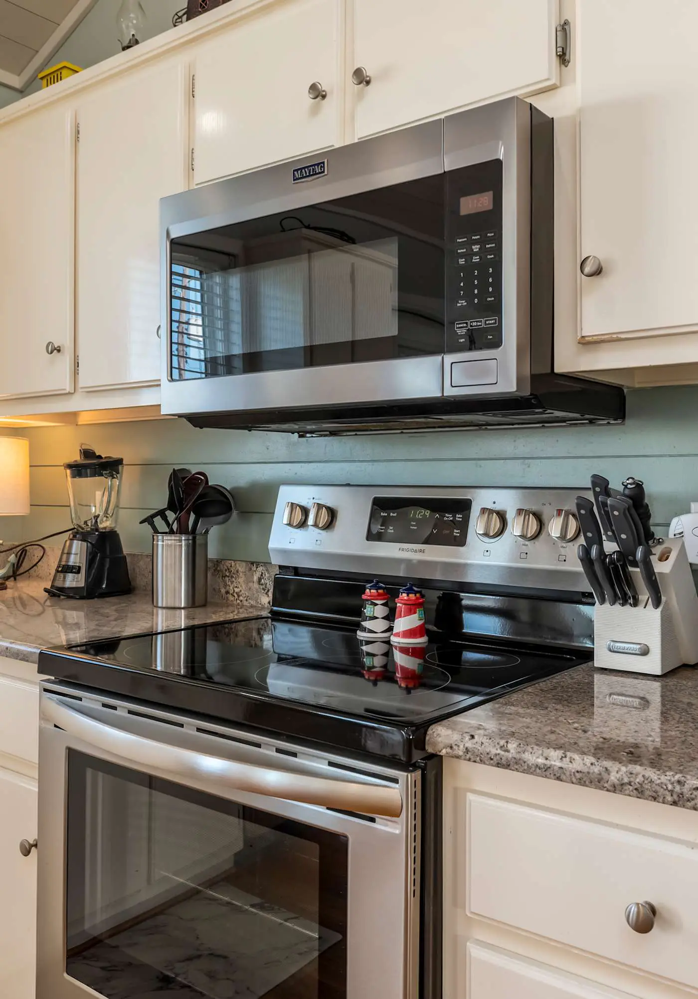 Dog-friendly seaside home with WiFi, deck, amazing views, minutes from beach