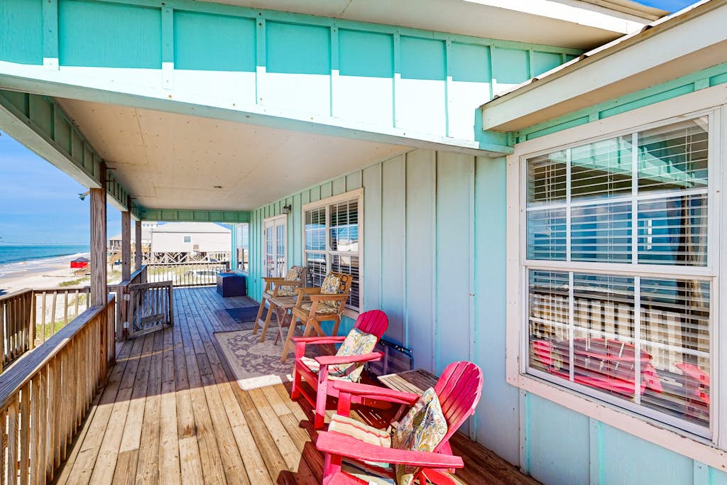 Dog-friendly beachfront home with spacious deck, amazing views of the Gulf