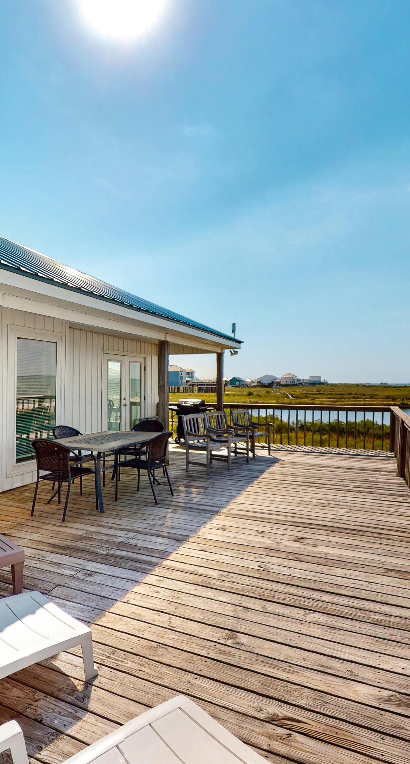 Dog-friendly beach house with fantastic location, access to water