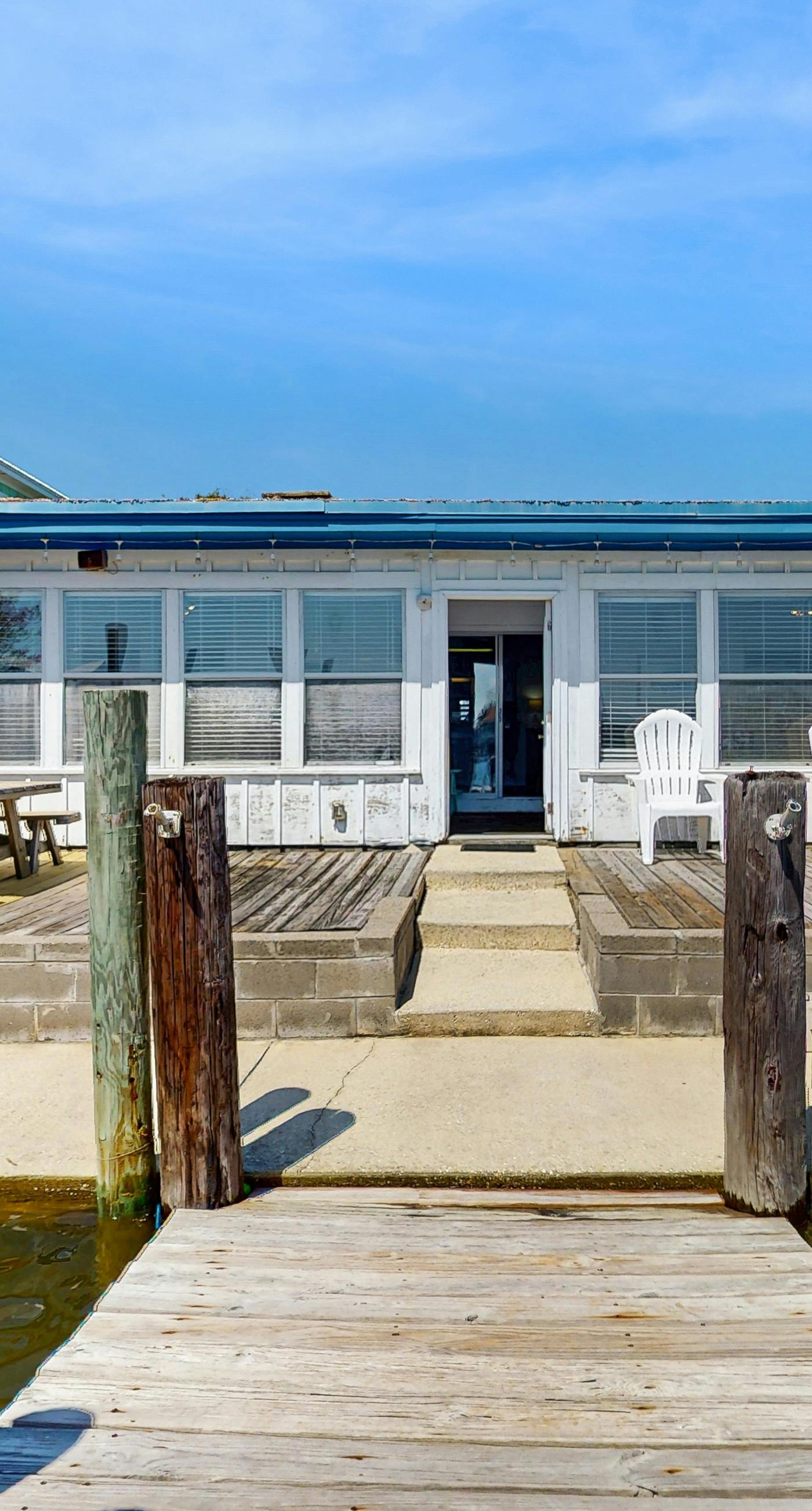 Bayfront home with private dock, deck & sleeper porch - dog-friendly