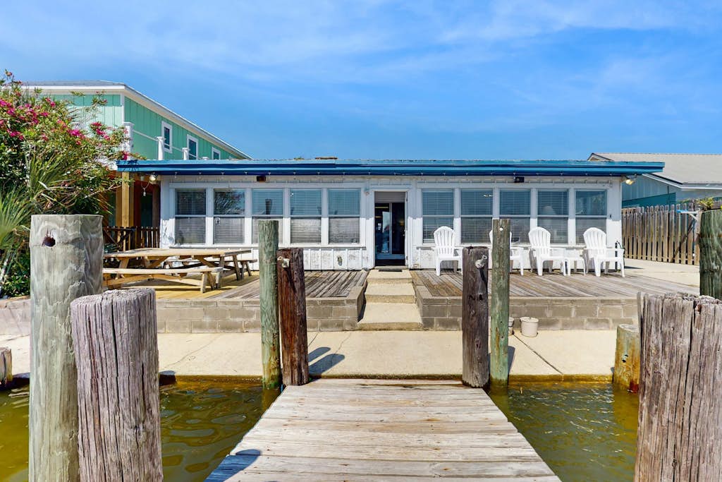 Bayfront home with private dock, deck & sleeper porch - dog-friendly