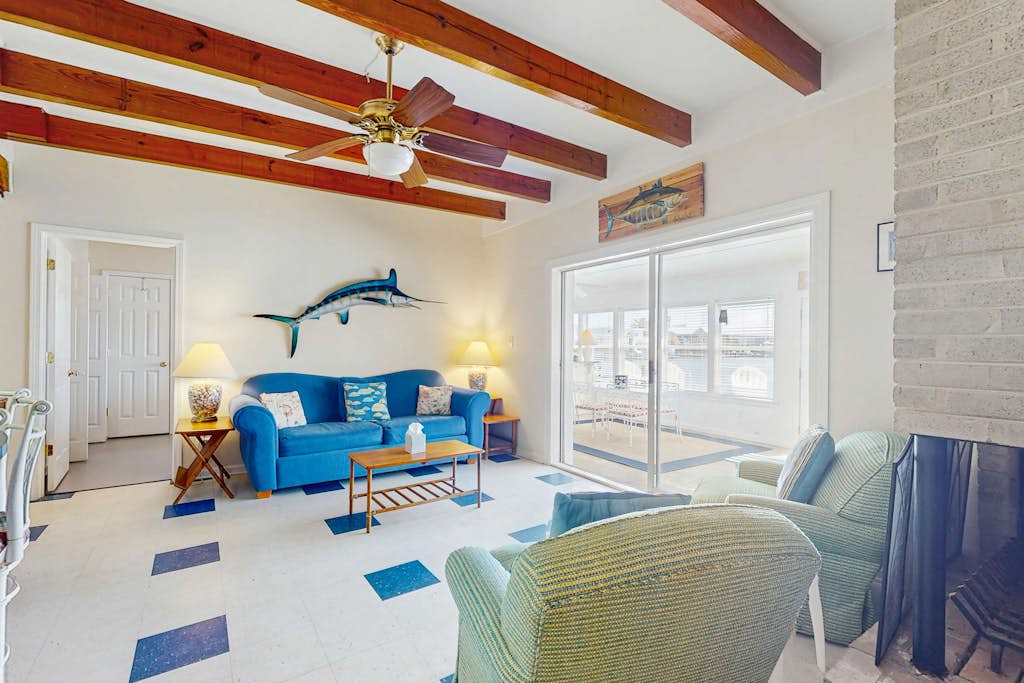 Bayfront home with private dock, deck & sleeper porch - dog-friendly