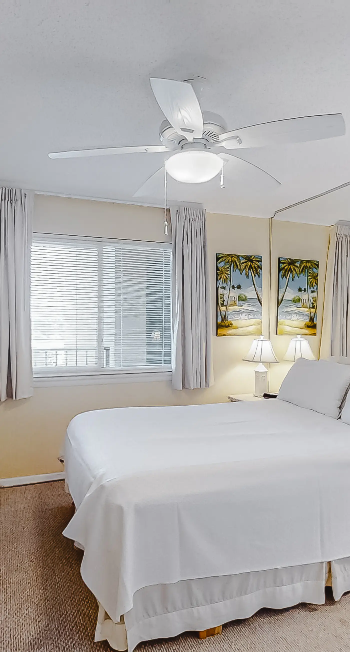 Attractive fifth-floor suite in beachfront building with pool & central AC