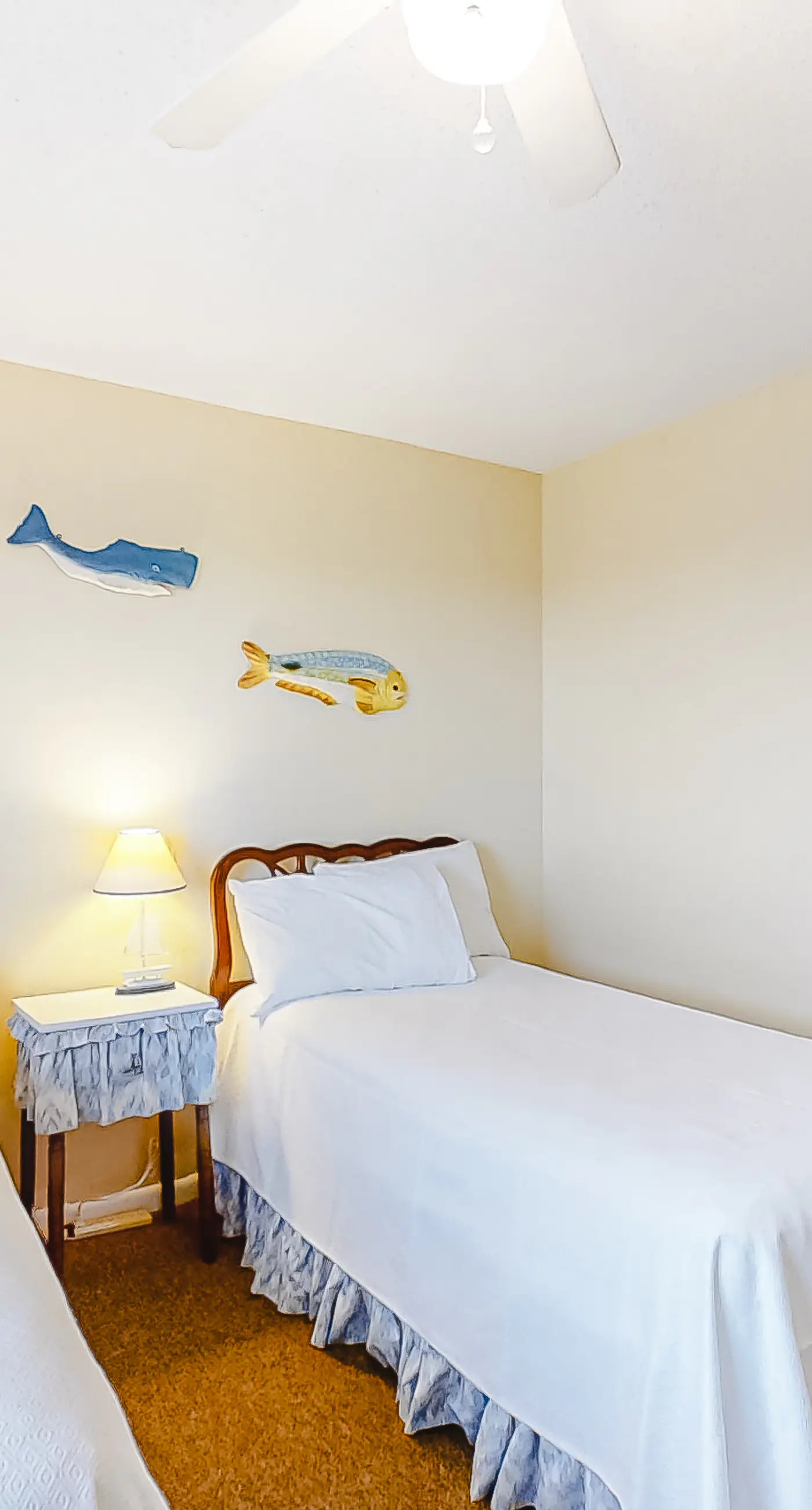 Attractive fifth-floor suite in beachfront building with pool & central AC