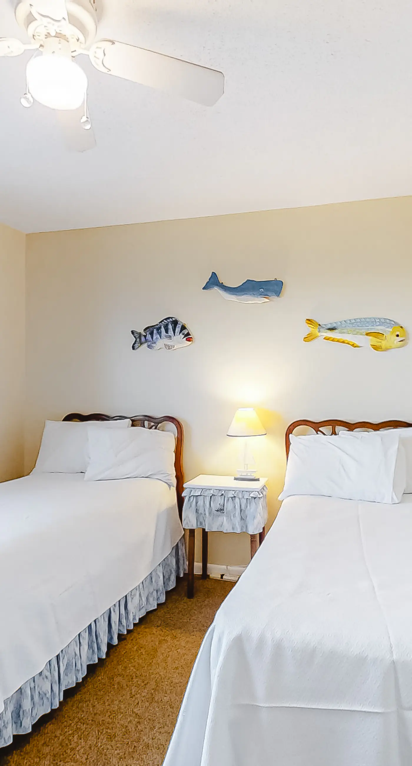 Attractive fifth-floor suite in beachfront building with pool & central AC