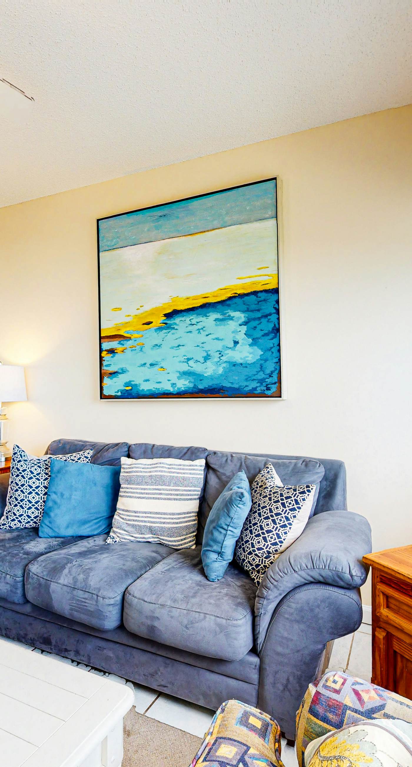 Dog-friendly condo in beachfront resort with pool, central AC & fast WiFi