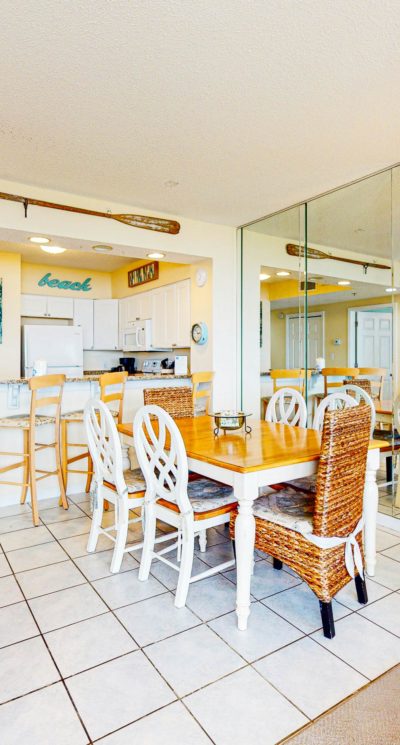 Dog-friendly condo in beachfront resort with pool, central AC & fast WiFi