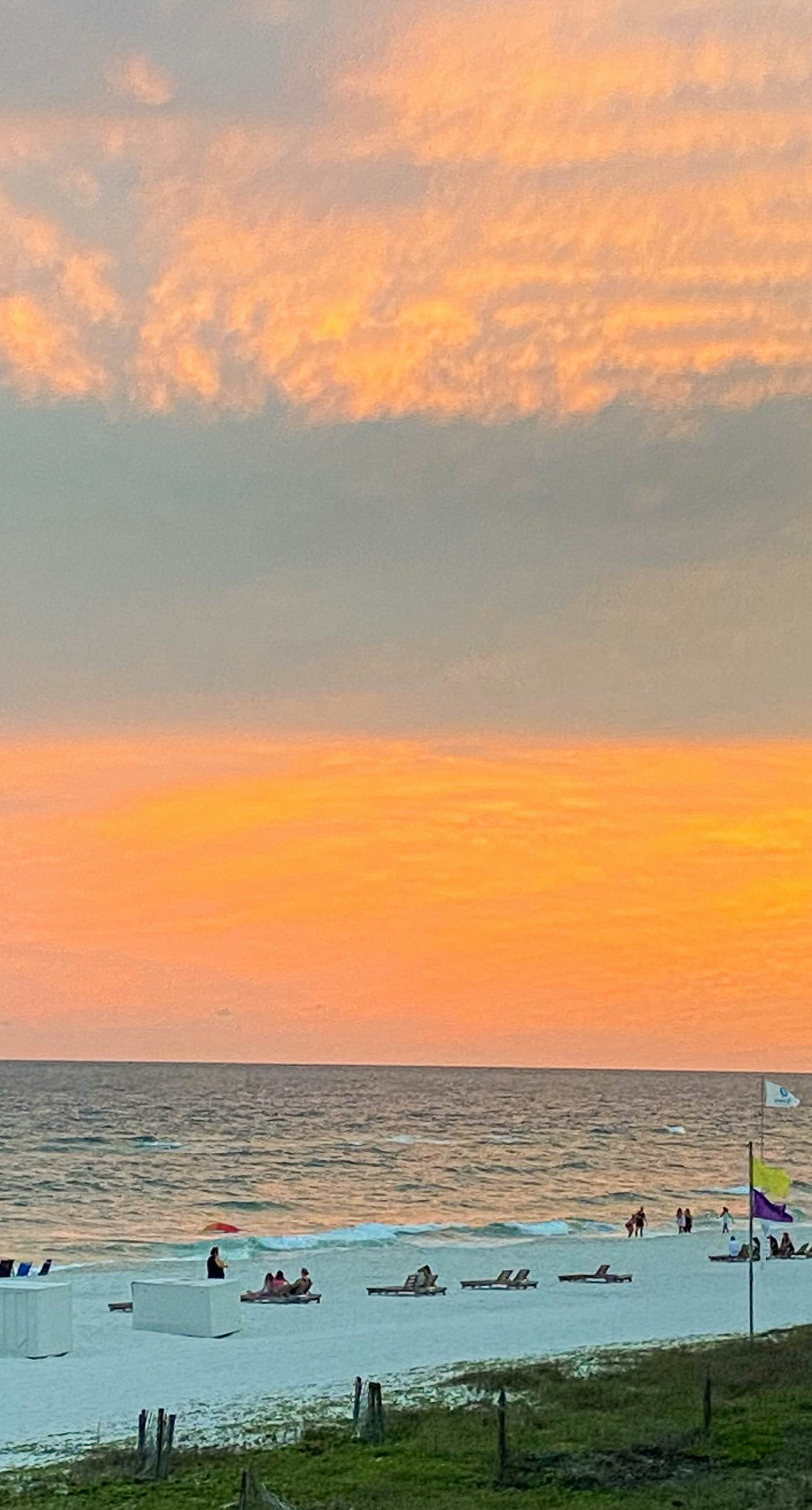 Dog-friendly condo in beachfront resort with pool, central AC & fast WiFi