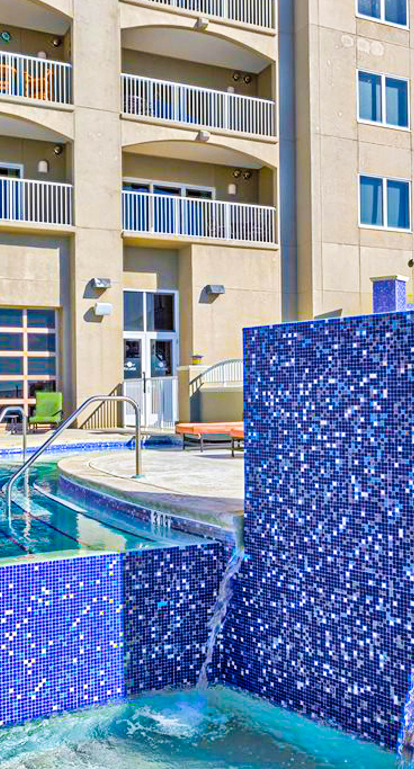 Stunning corner condo with, shared pools, hot tub, gym, beach access & balcony