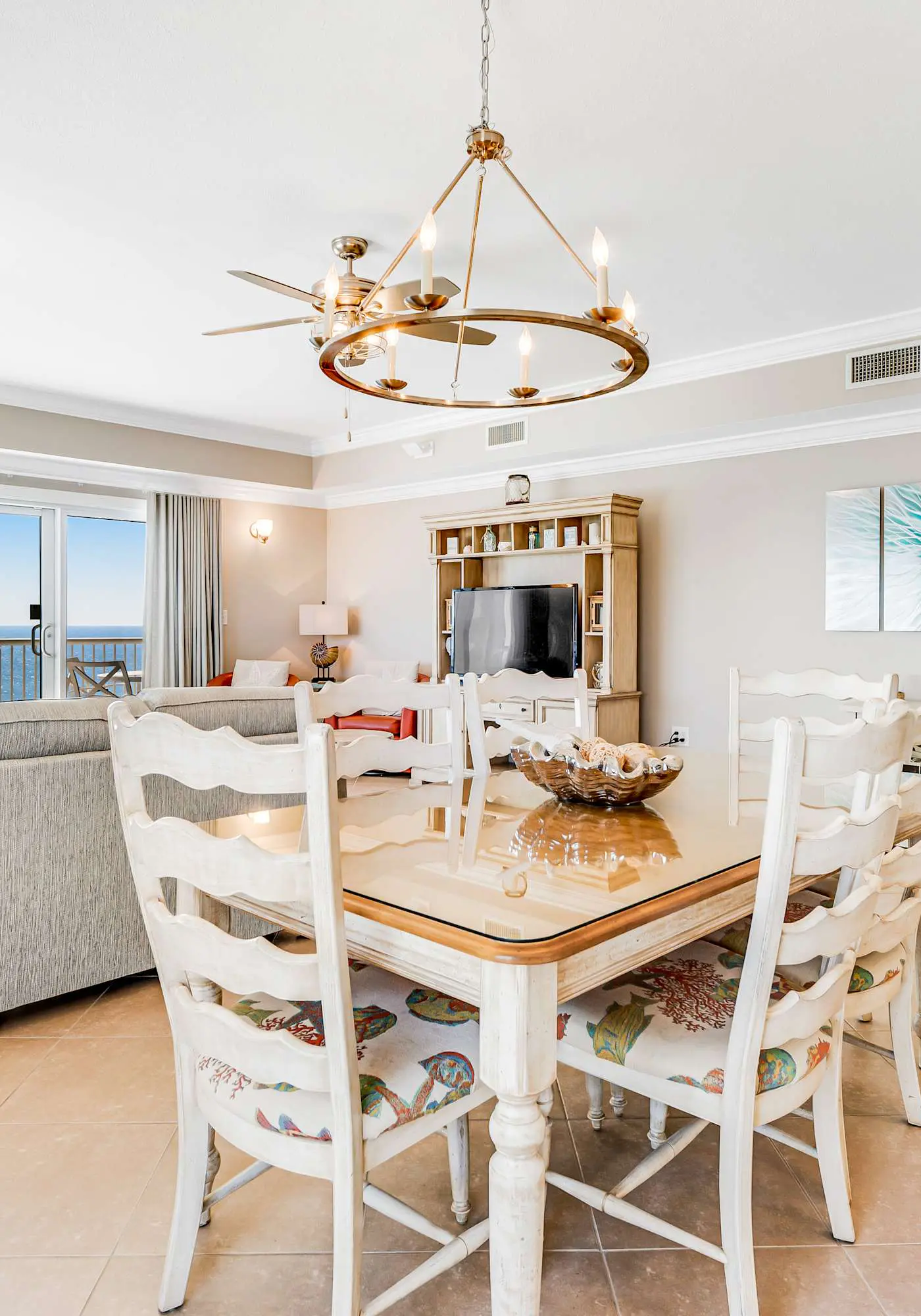 Stunning corner condo with, shared pools, hot tub, gym, beach access & balcony