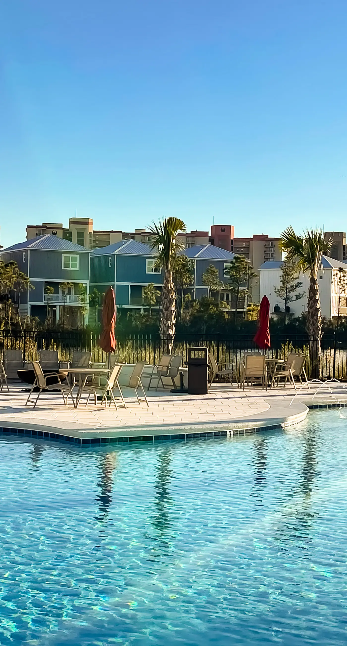 Upscale beachside dog-friendly home near the beach with grill, washer,dryer & AC