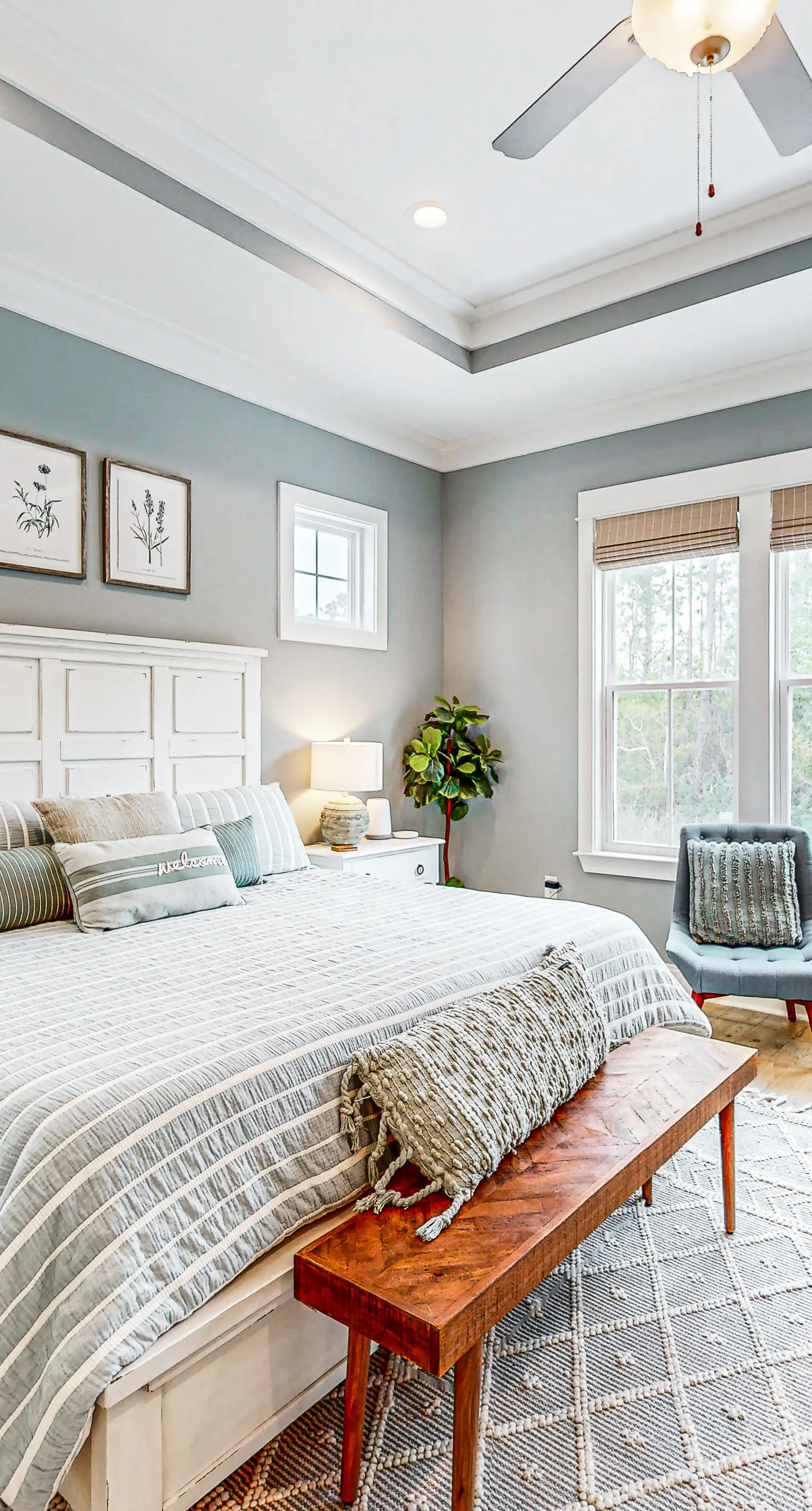 Upscale beachside dog-friendly home near the beach with grill, washer,dryer & AC