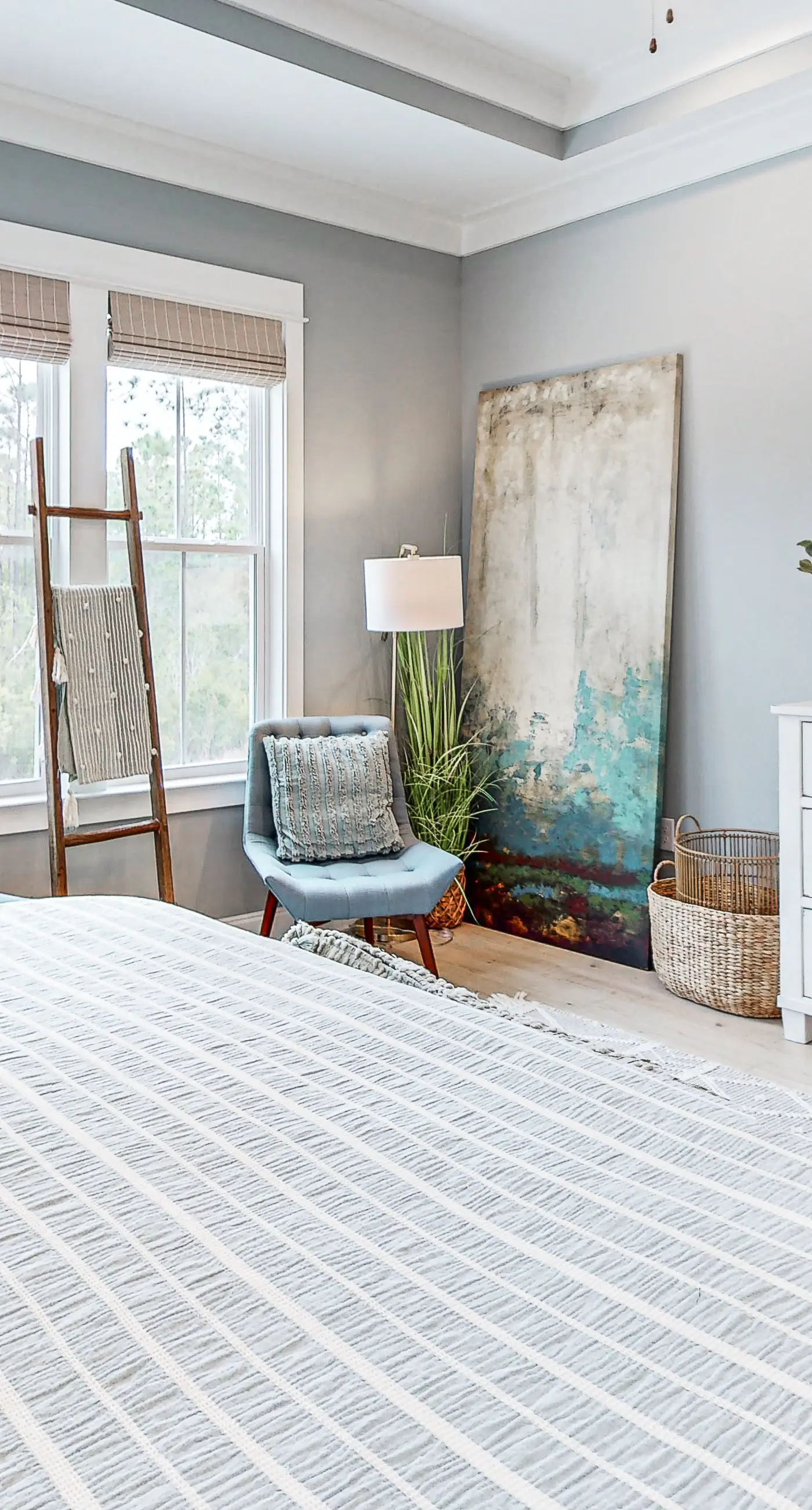 Upscale beachside dog-friendly home near the beach with grill, washer,dryer & AC