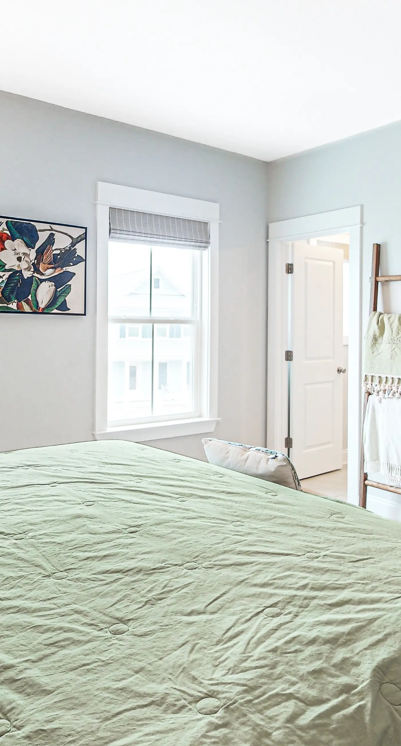 Upscale beachside dog-friendly home near the beach with grill, washer,dryer & AC