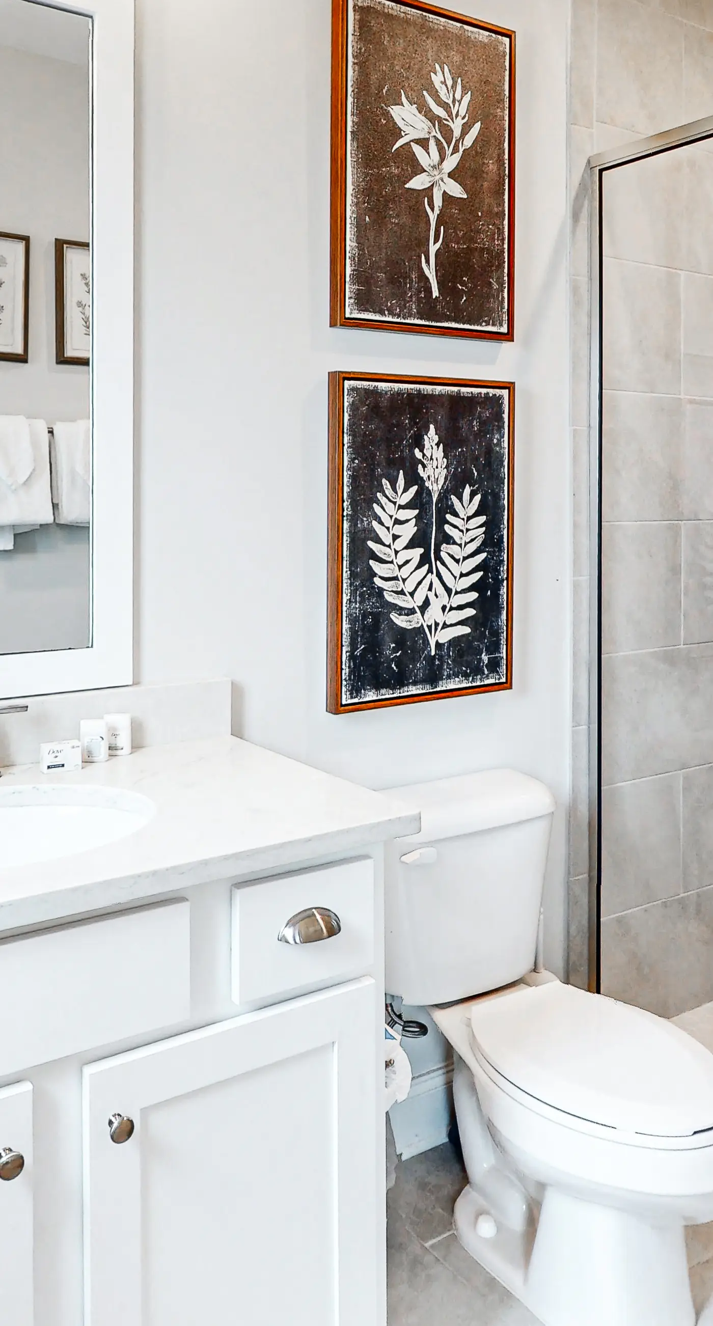 Upscale beachside dog-friendly home near the beach with grill, washer,dryer & AC