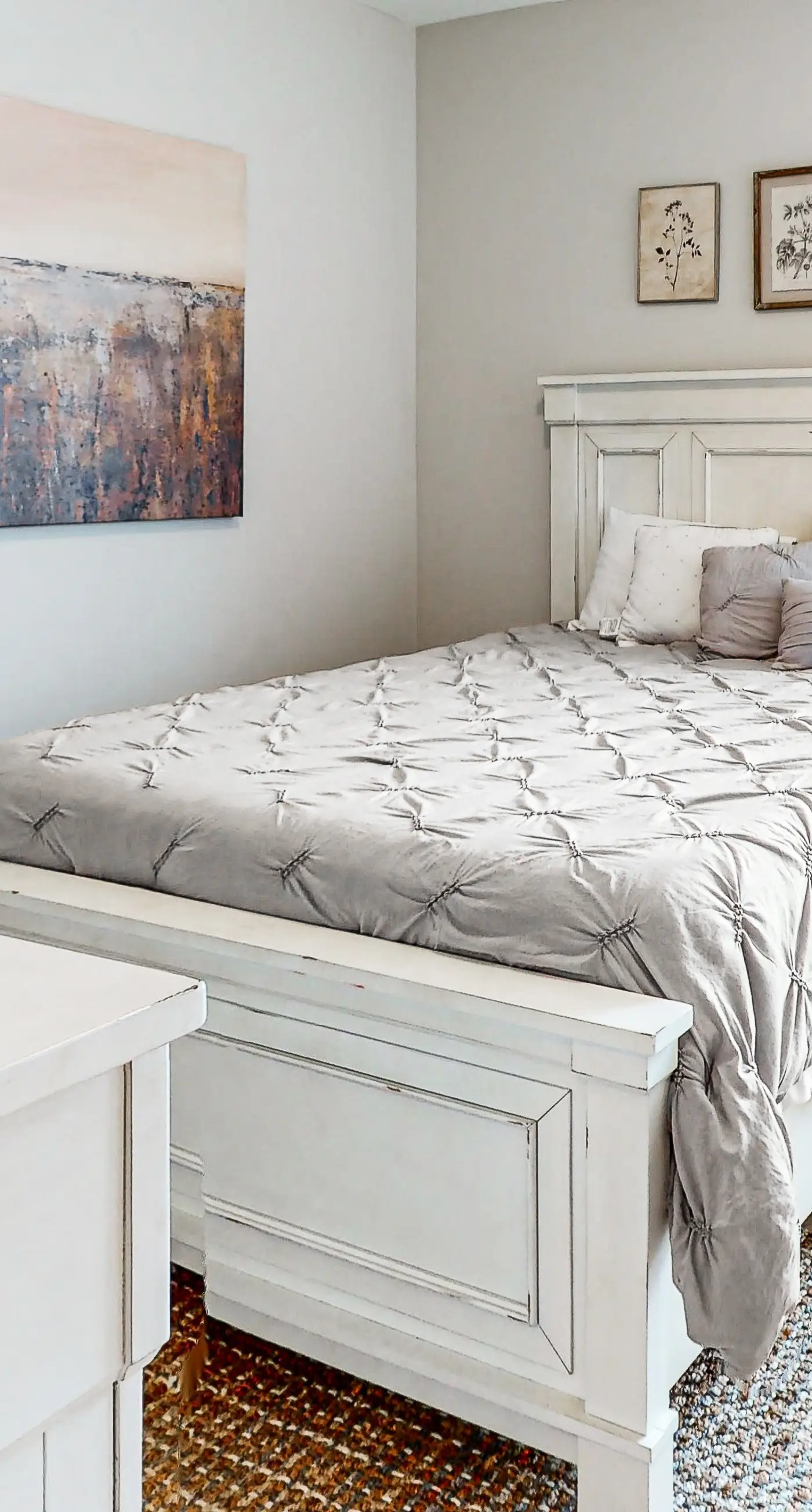 Upscale beachside dog-friendly home near the beach with grill, washer,dryer & AC