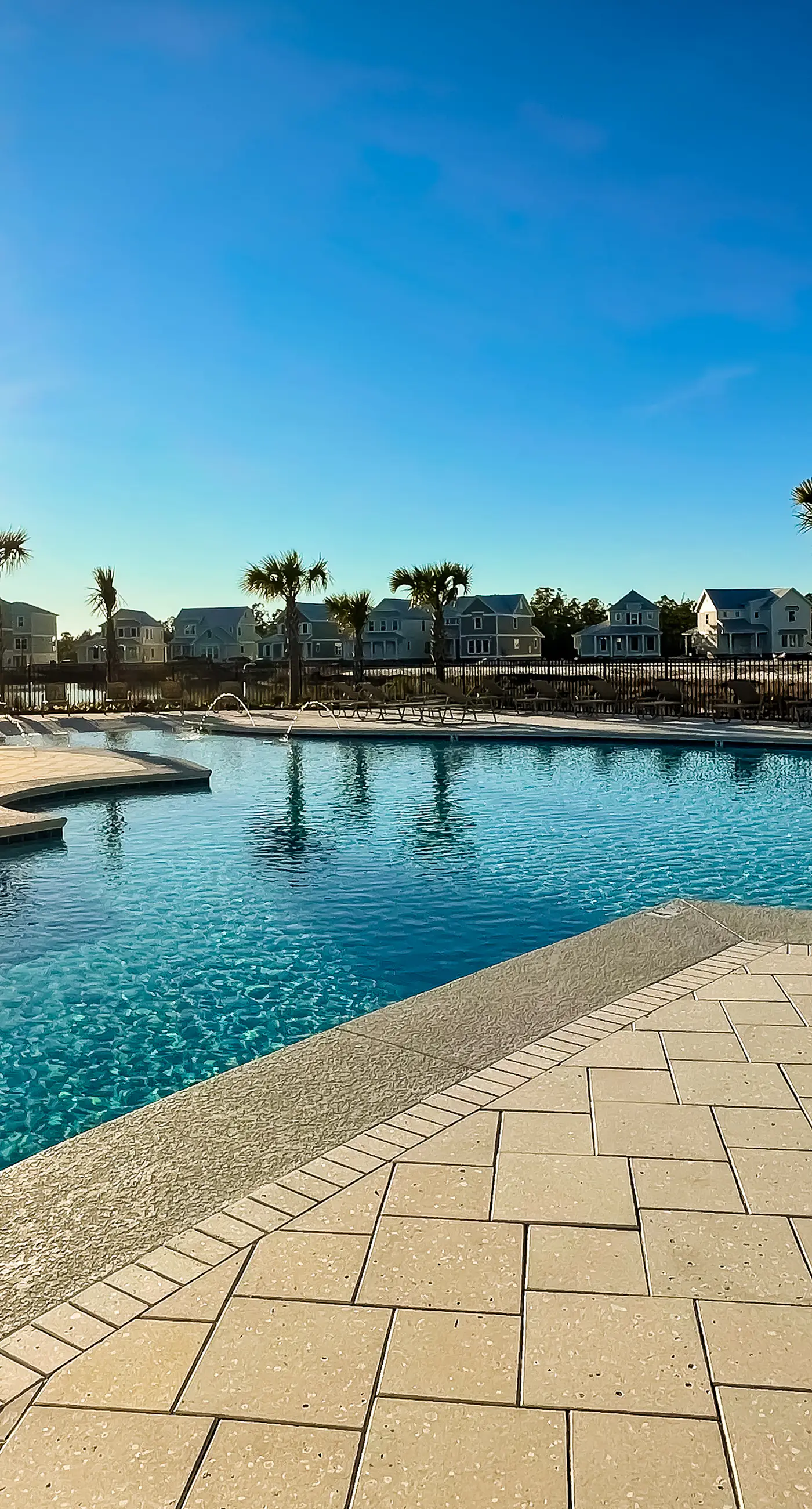 Upscale beachside dog-friendly home near the beach with grill, washer,dryer & AC